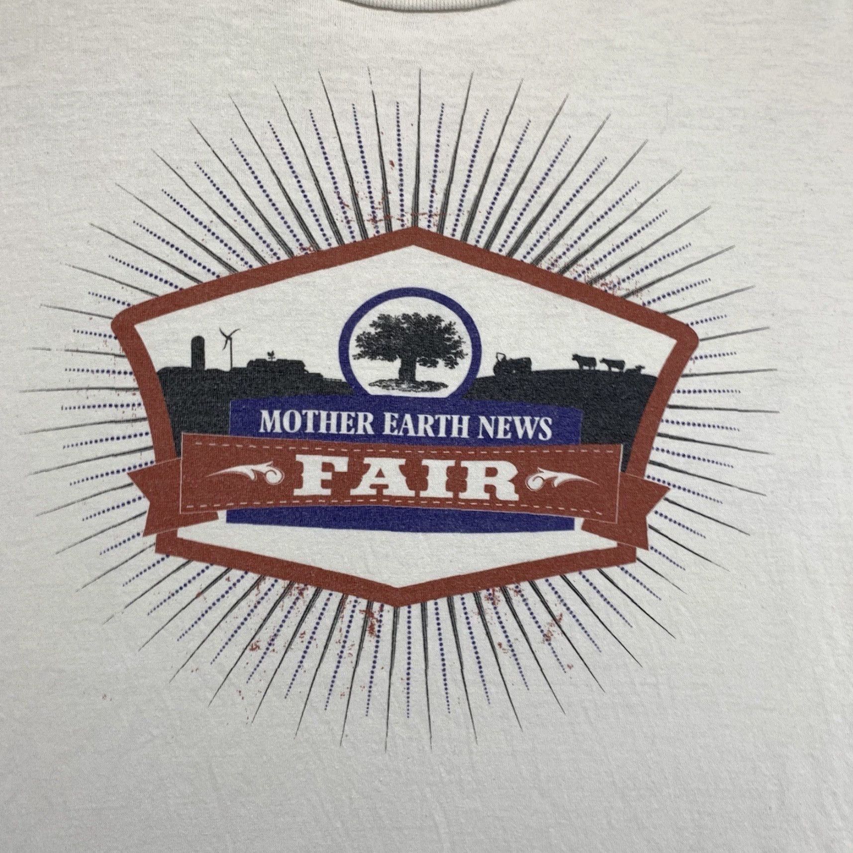 MOTHER VINTAGE Anvil Organic Mother Earth News Fair Shirt T-Shirt Graphic Print Unisex Adult L White Eco Recycle Animal 2000s Size US L / EU 52-54 / 3 - 2 Thumbnail