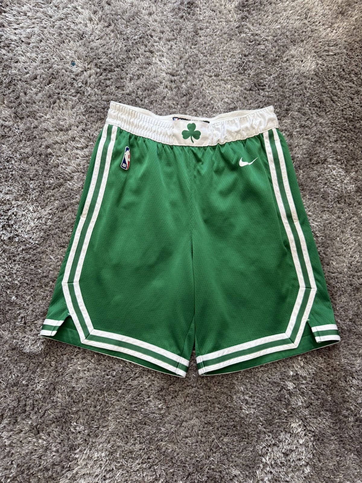 Nike Nike Boston Celtics Shorts NBA Size US 30 / EU 46 - 1 Thumbnail