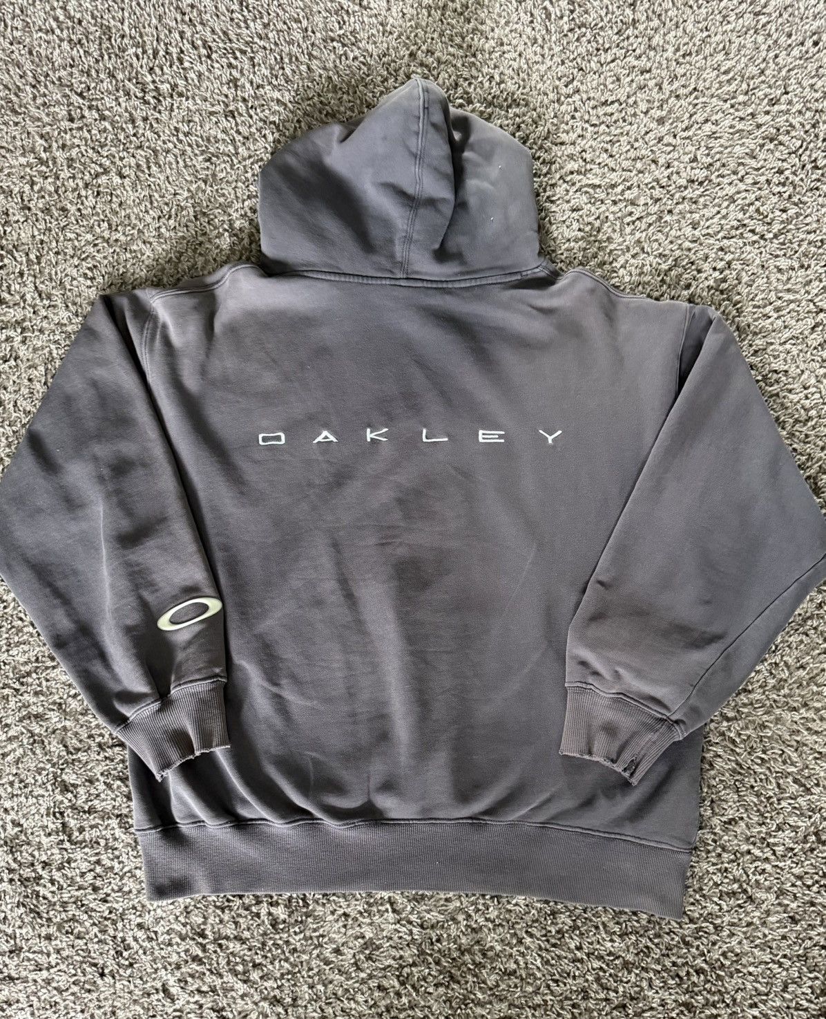 Oakley OAKLEY SOFTWARE Y2K FADED DISTRESSED HOODIE CENTER LOGO Size US XL / EU 56 / 4 - 4 Thumbnail