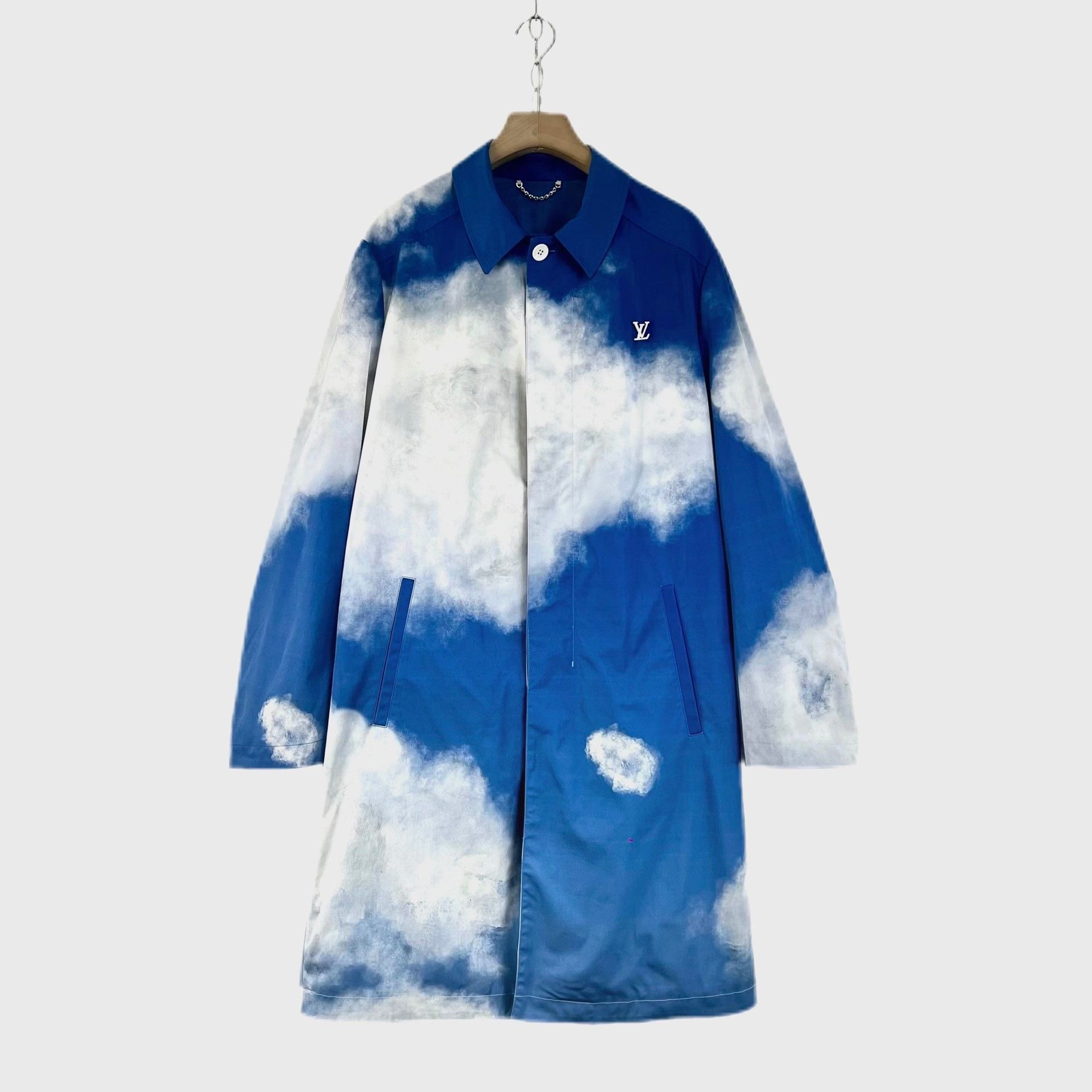 Louis Vuitton Louis Vuitton Sky Cloud Logo Windbreaker Coat Size US L / EU 52-54 / 3 - 1 Thumbnail