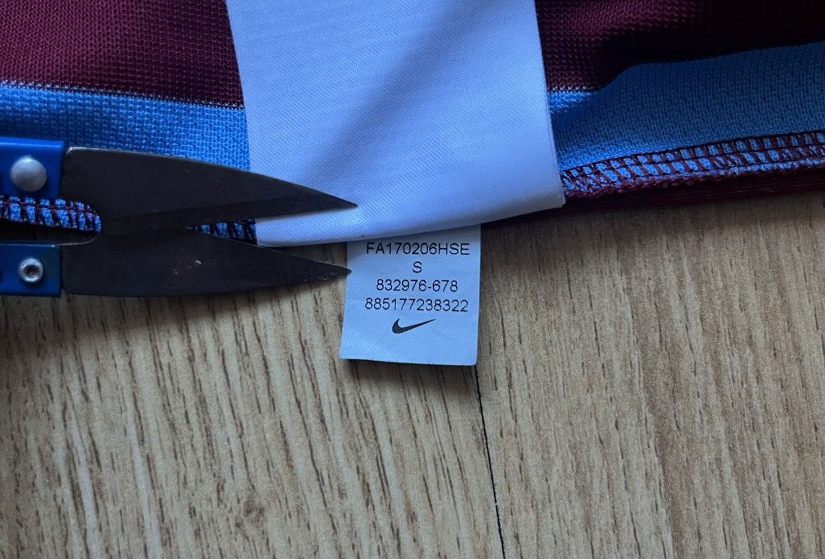 Nike × Vintage Trabzonspor Football Home Shirt 2016-17 Nike Burgundy Blue Size US S / EU 44-46 / 1 - 10 Thumbnail