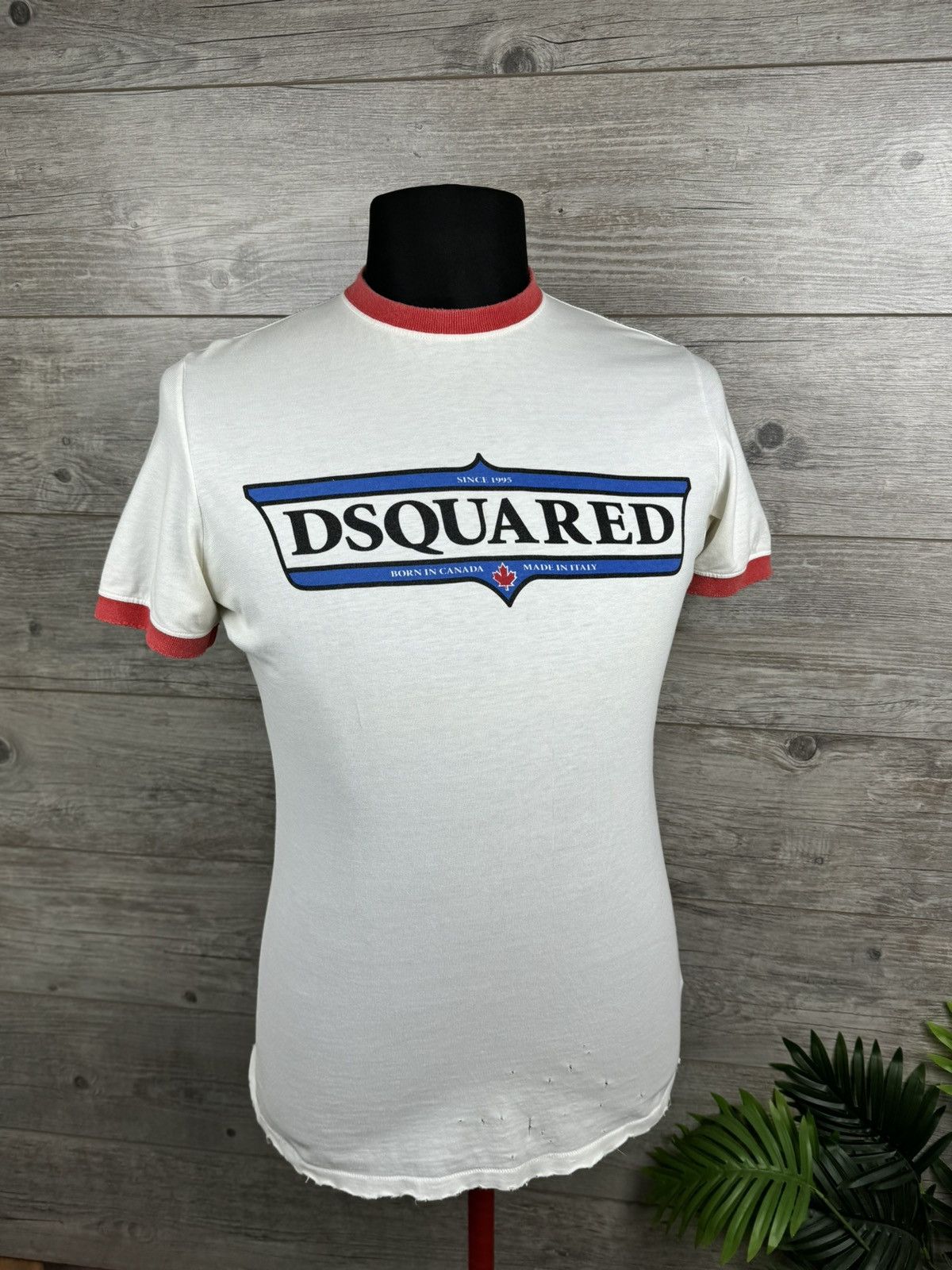 DISCOVERED Dsquared2 T-shirt Made in Italy 🇮🇹 Vintage Luxury tee size M Size US M / EU 48-50 / 2 - 3 Thumbnail
