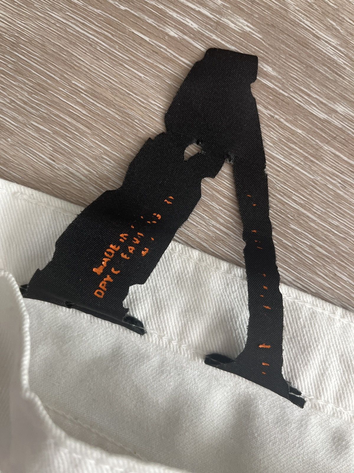 Vlone Vlone White Old English Denim Size US 32 / EU 48 - 8 Thumbnail