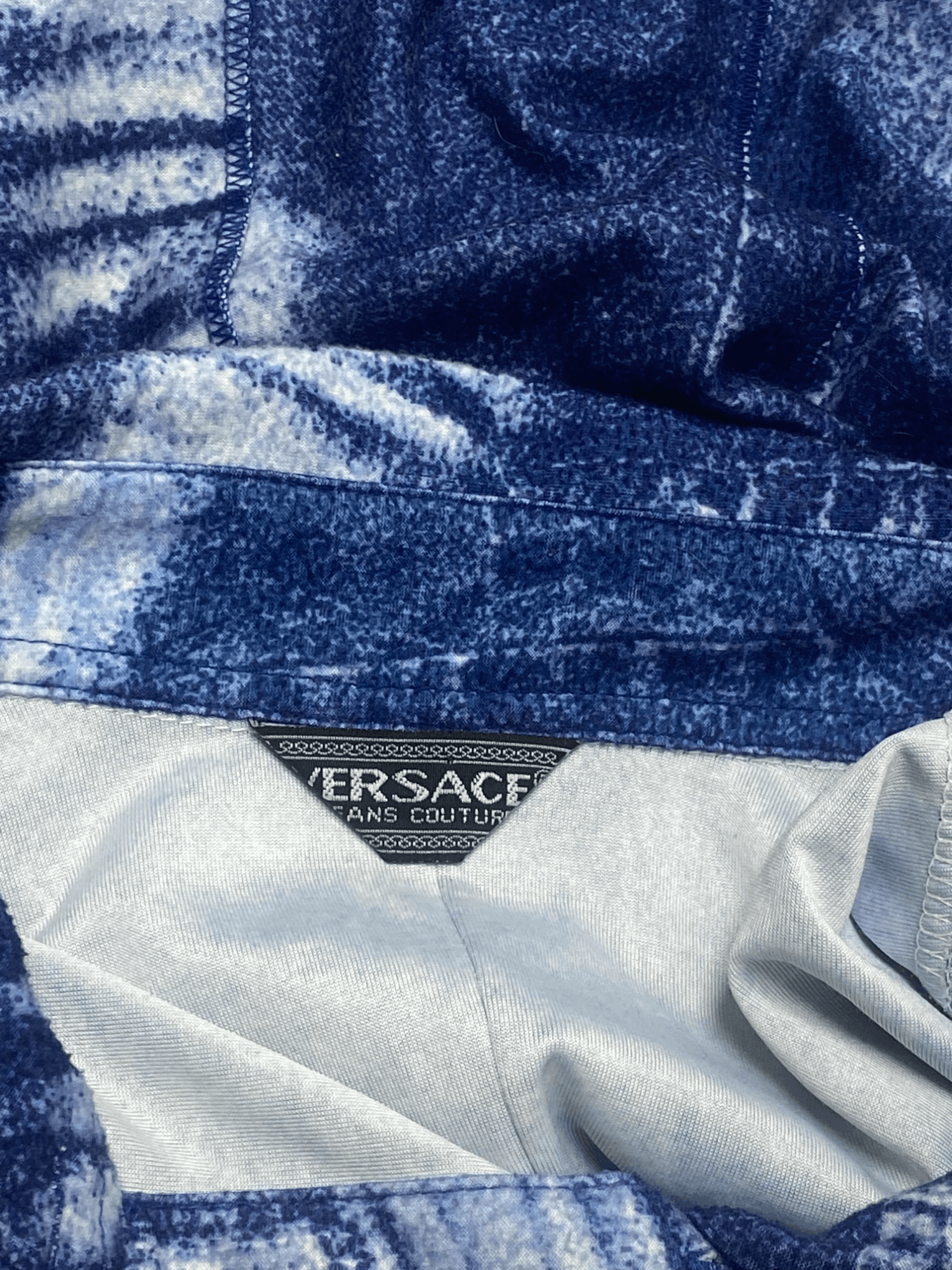 Versace 90s Vintage VERACE Blue Sea Pattern Overprint Blouse Size M / US 6-8 / IT 42-44 - 6 Thumbnail