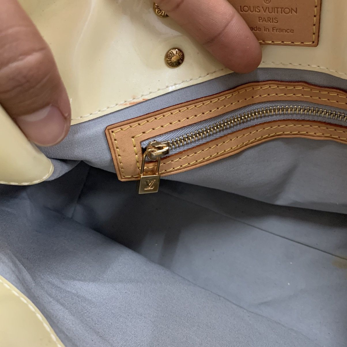 Louis Vuitton Louis Vuitton Vernis Yellow Tote Bag Size ONE SIZE - 9 Thumbnail