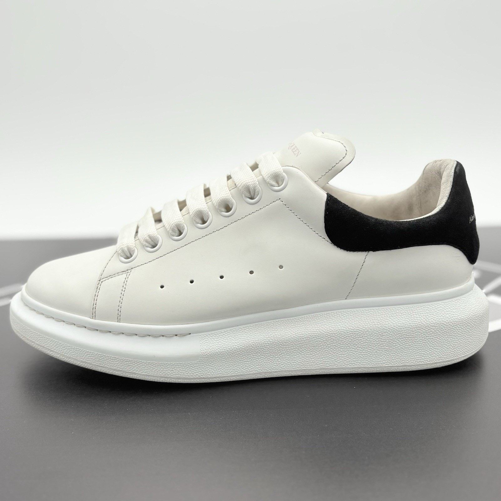 Alexander McQueen Alexander McQueen ' White Black ' | GREAT CONDITION! Size US 8 / EU 41 - 8 Thumbnail