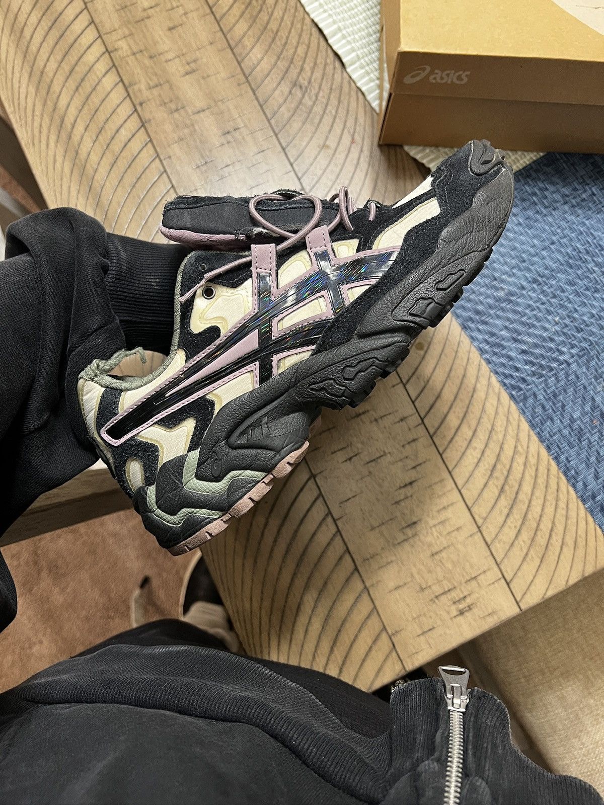 Asics × Pleasures Rare asics x pleasures collab Size US 8 / EU 41 - 2 Thumbnail