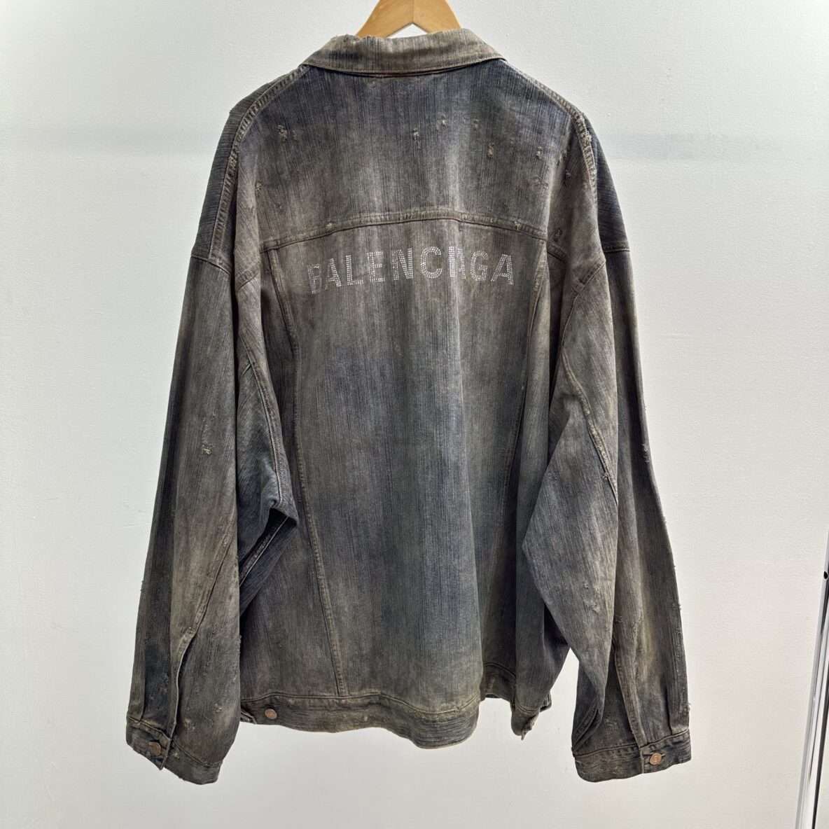 Balenciaga Balenciaga Rhinestone Burnt Logo Denim Jacket Size US XXL / EU 58 / 5 - 3 Thumbnail
