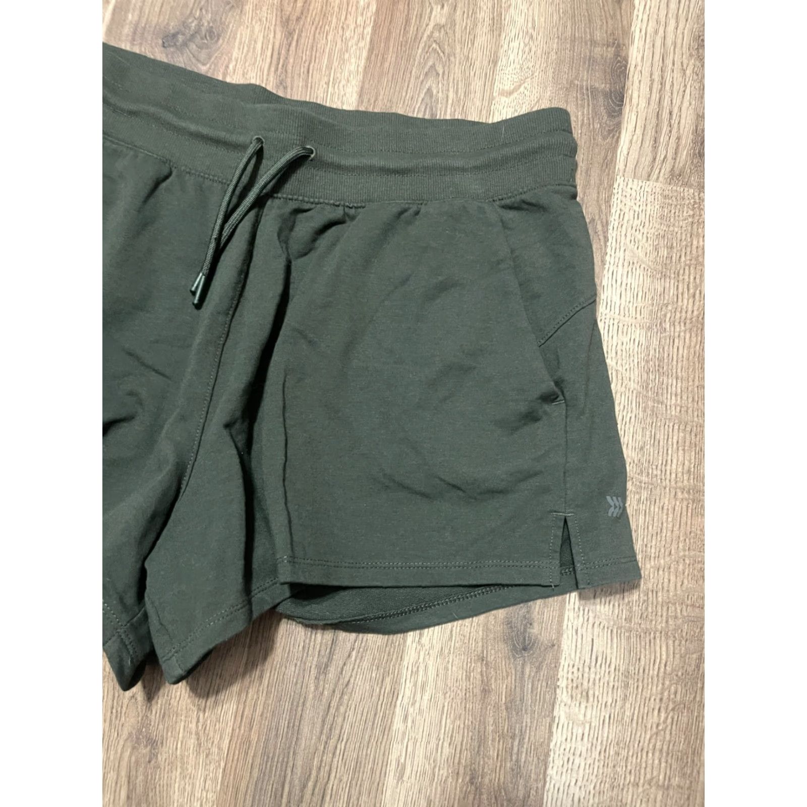 Vintage All In Motion Shorts Women's XL Green Tie Waist Pull On Casual Spring Summer Fall Womens Size 40" / US 18 - 4 Thumbnail