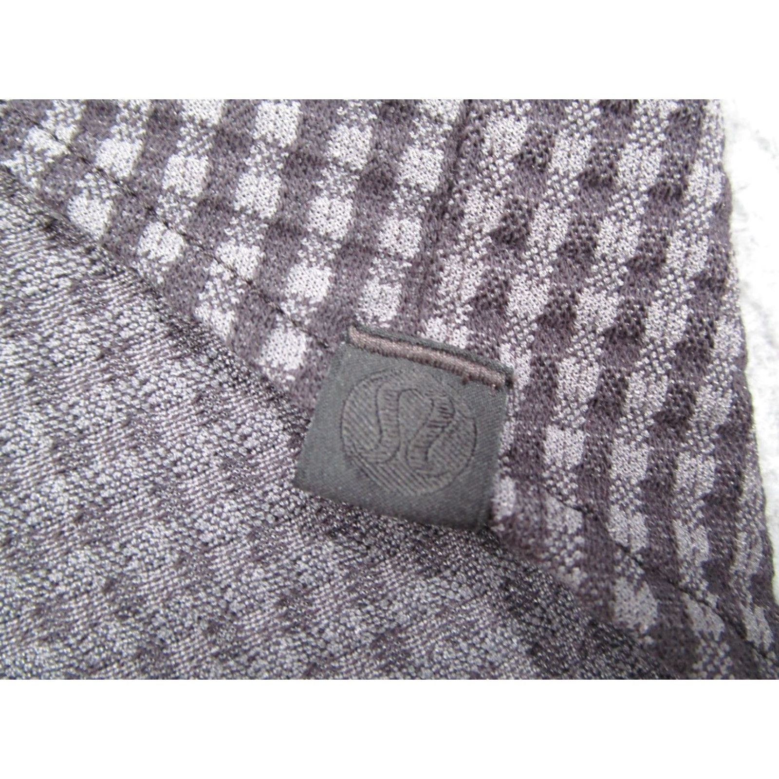 Lululemon Lululemon Shirt Mens Large Gray Black Long Sleeve Button Up Casual Pocket Size US L / EU 52-54 / 3 - 3 Thumbnail