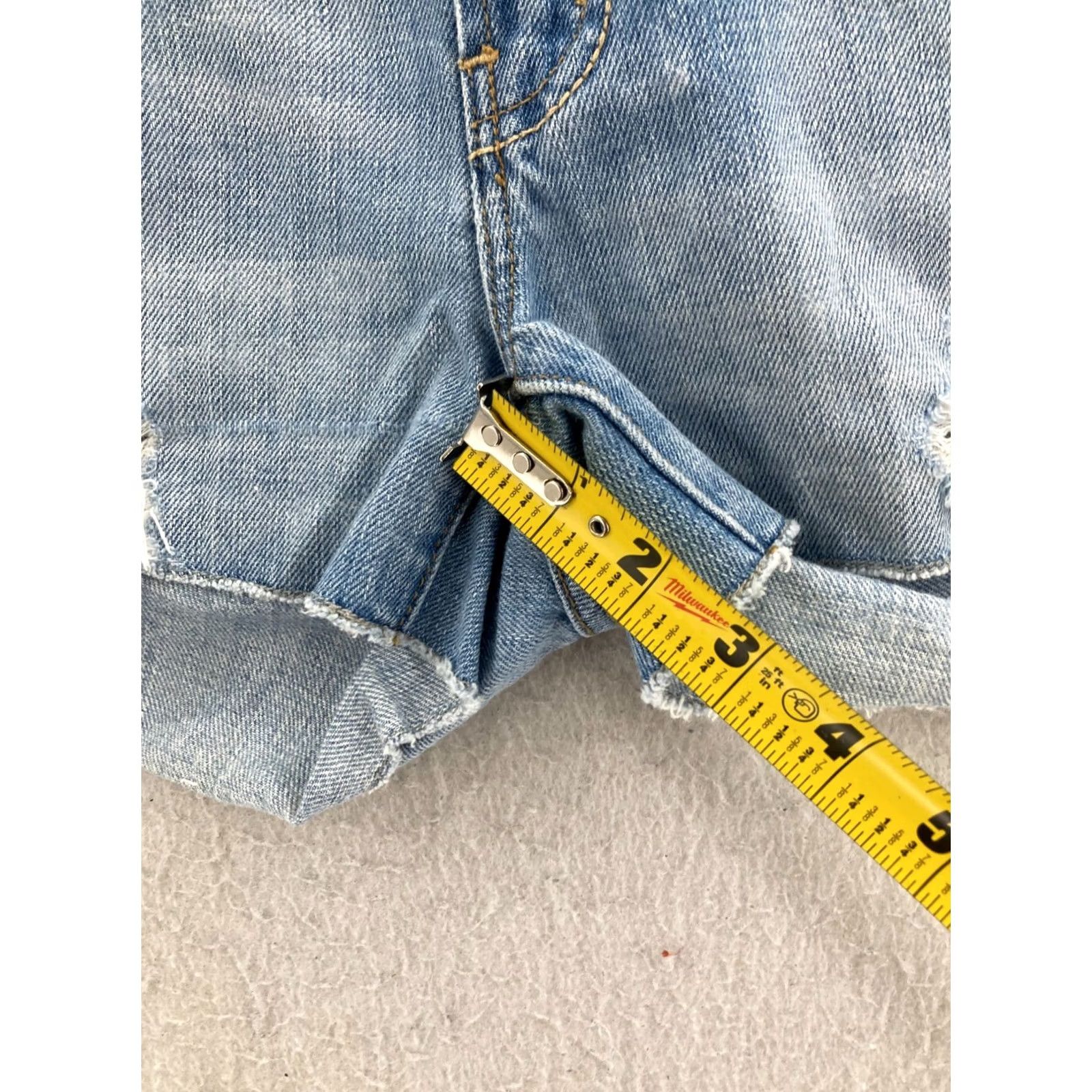 American Eagle Outfitters VINTAGE American Eagle Outfitters Shorts Womens 2 Blue Denim Raw Hem Distressed Size 26" / US 2 / IT 38 - 4 Thumbnail