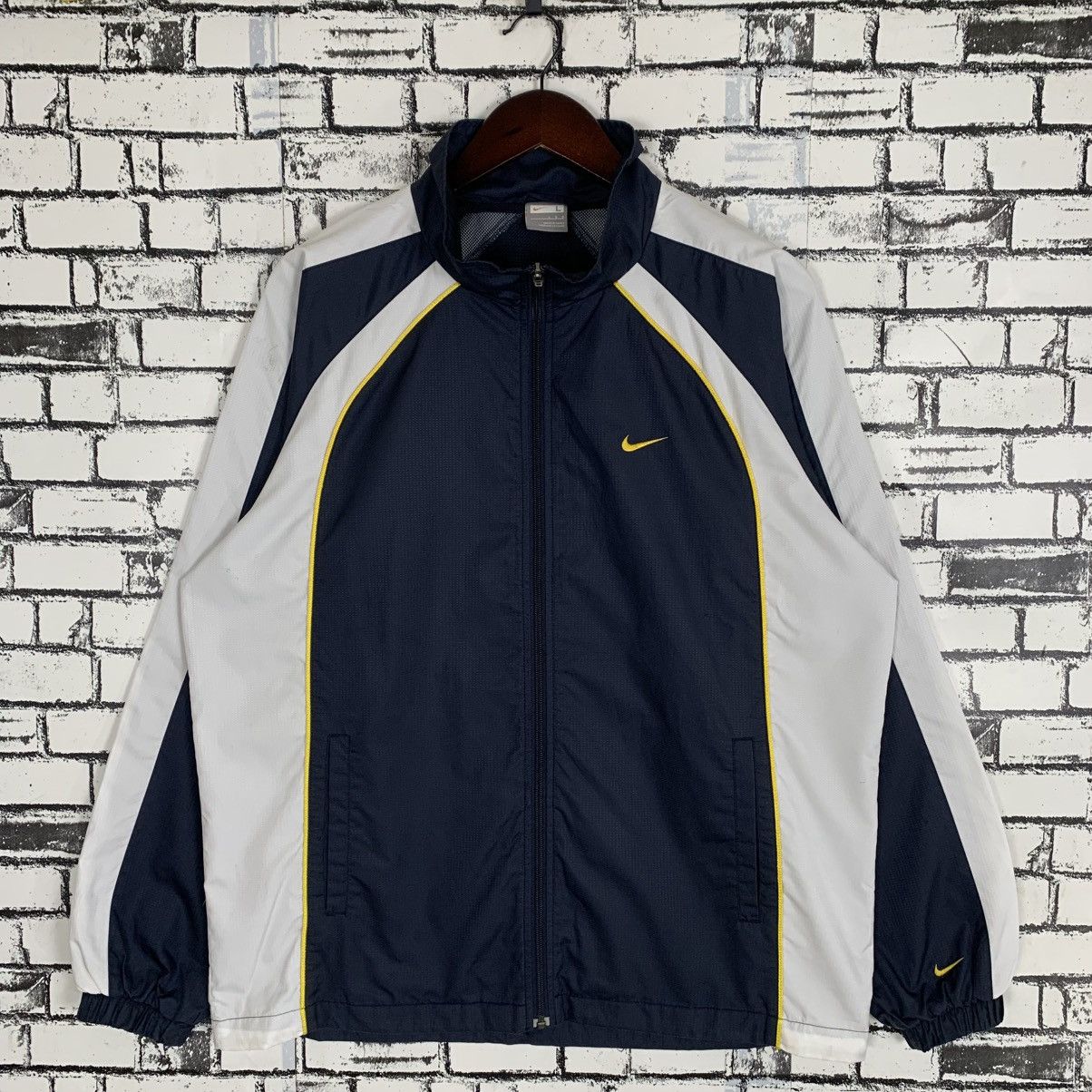 Nike × Vintage Sportwear Nike Swoosh Small Logo Embroidered Windbreaker Size US L / EU 52-54 / 3 - 1 Thumbnail