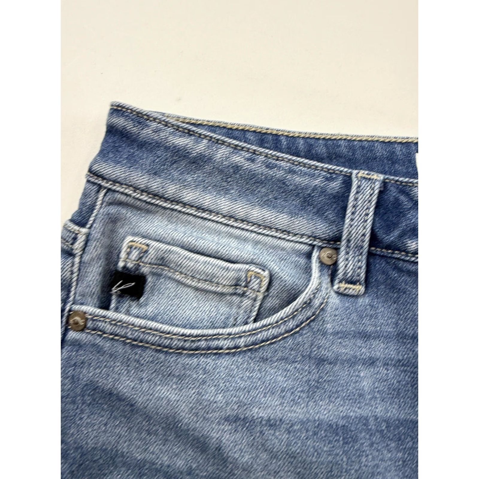 Vintage KanCan Shorts Womens L Blue Denim Cutoff Raw Hem Stretch 5 Pocket Casual KC9208M Size 36" / US 14 / IT 50 - 3 Thumbnail