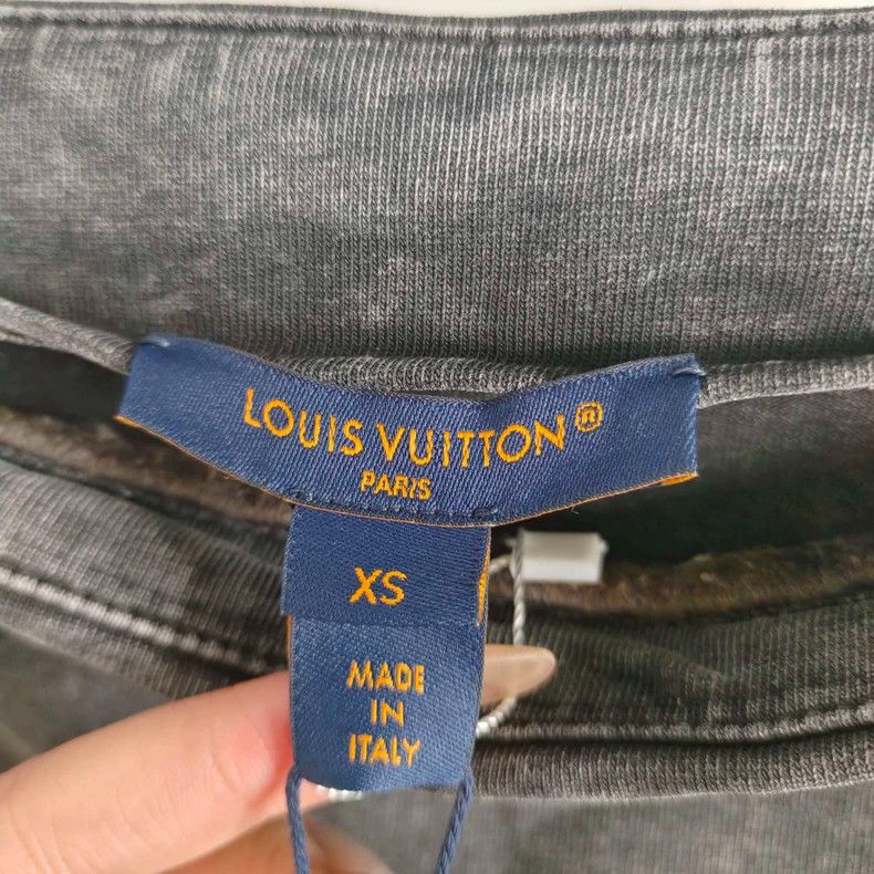Louis Vuitton Louis Vuitton Mixed color straight neck chain short sleeve Size XS / US 0-2 / IT 36-38 - 3 Thumbnail