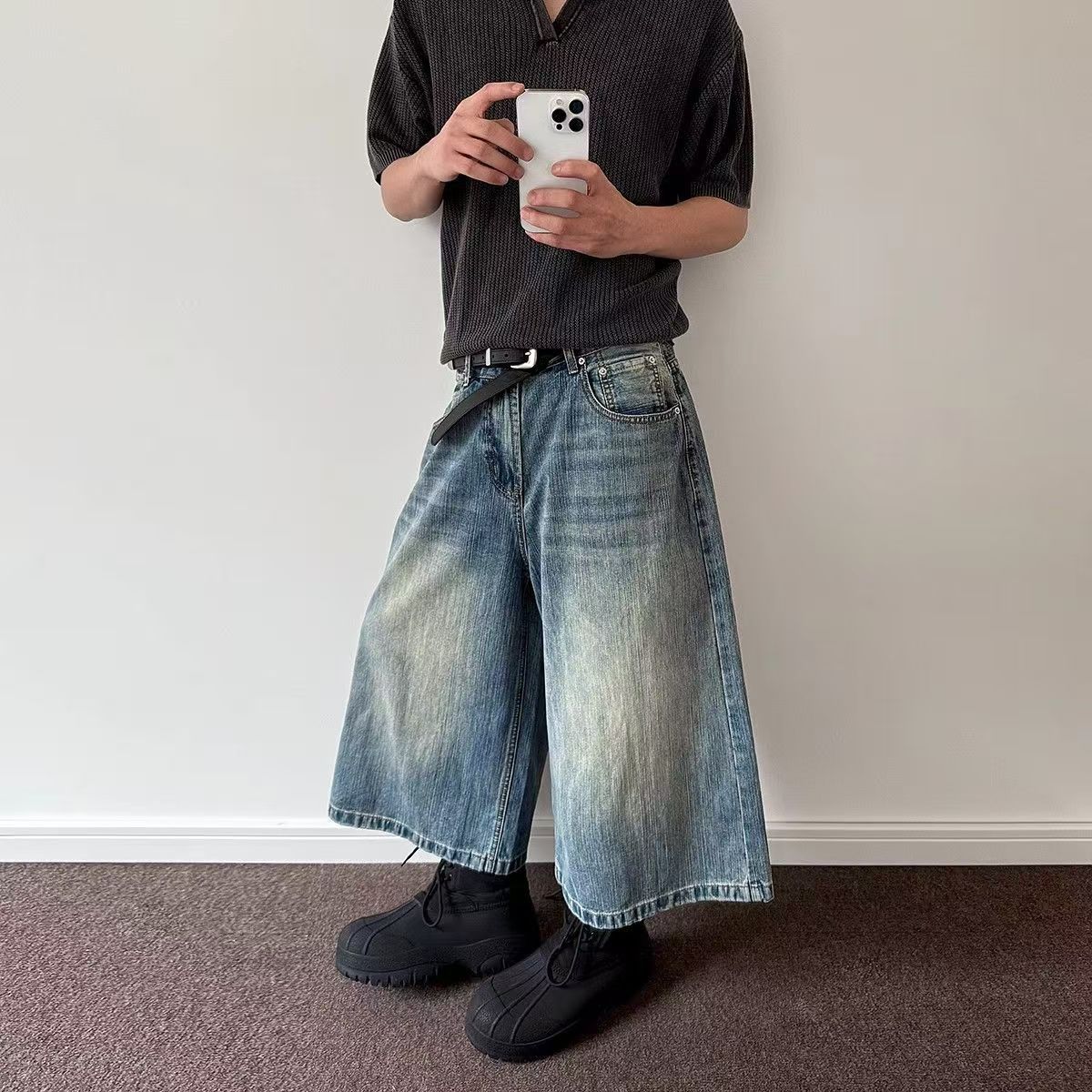 Vintage Men's washed distressed light blue wide-leg denim shorts Size US 32 / EU 48 - 1 Thumbnail
