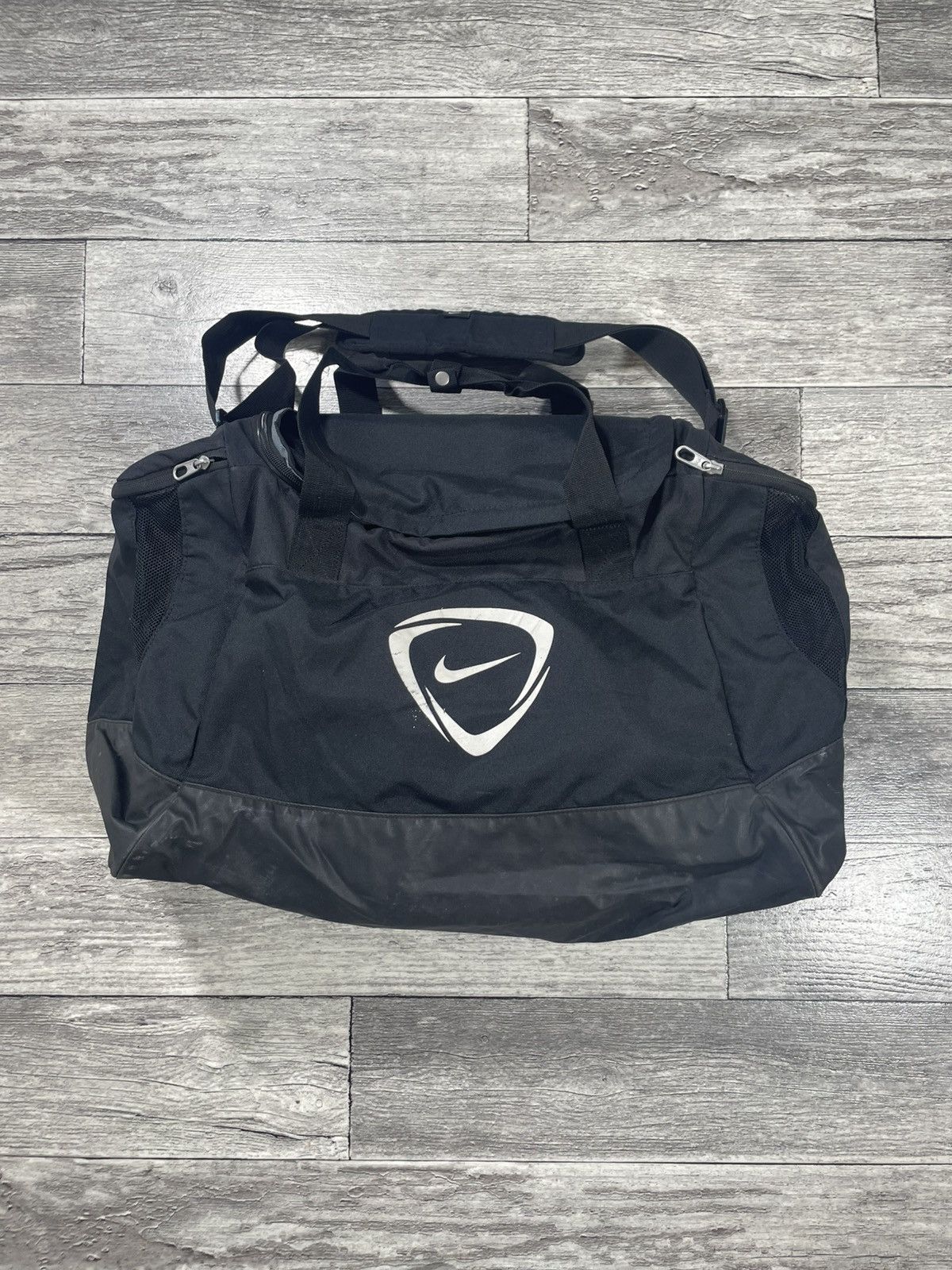 Nike Vintage Nike 2000s Sportswear Gym Big Bag Size ONE SIZE - 1 Thumbnail