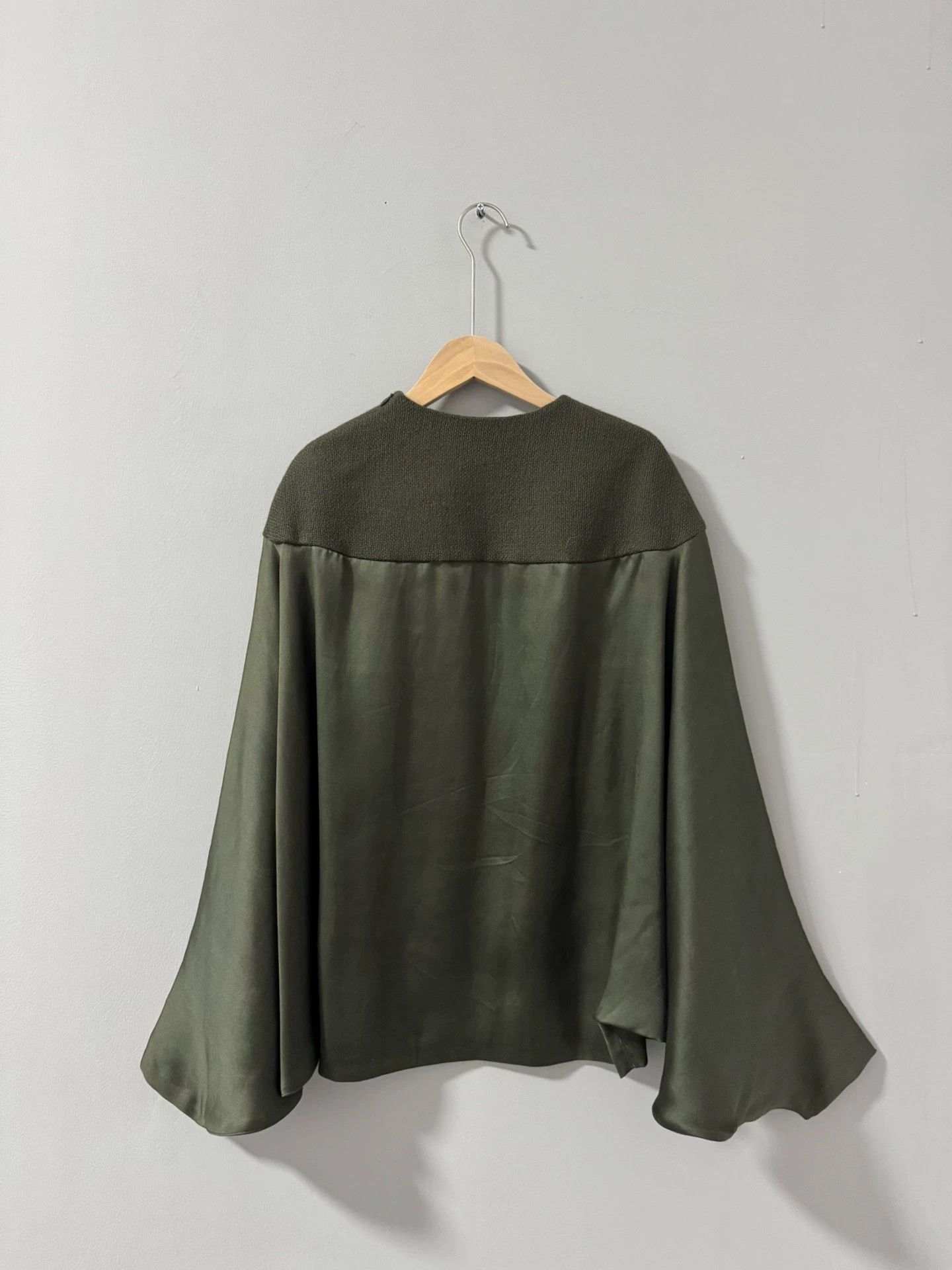Haider Ackermann Haider Ackermann runway olive green satin patchwork cape Size S / US 4 / IT 40 - 4 Thumbnail