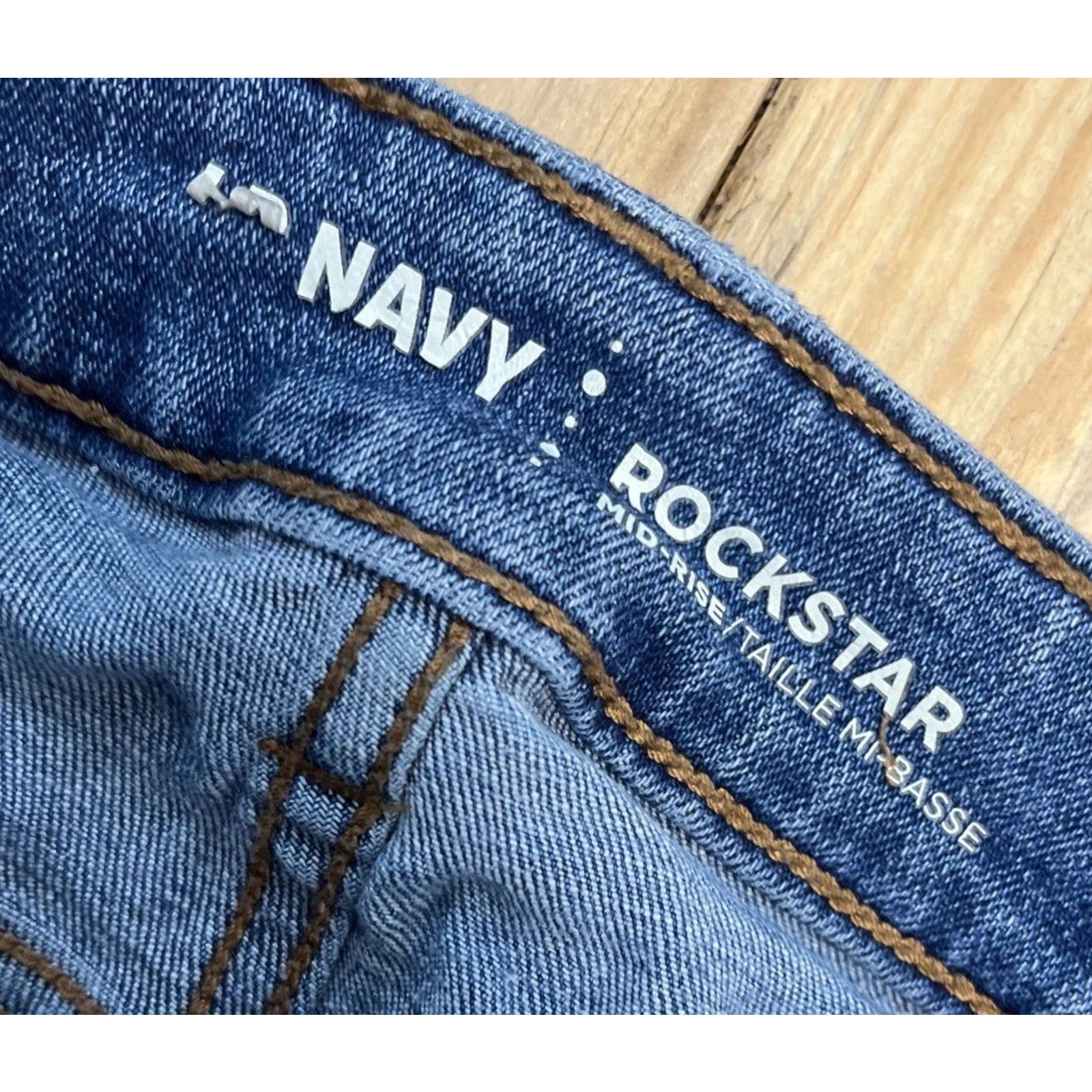 Old Navy Old Navy Size 6 Rockstar Mid Rise Jeans Stretch Skinny Size 28" / US 6 / IT 42 - 3 Thumbnail