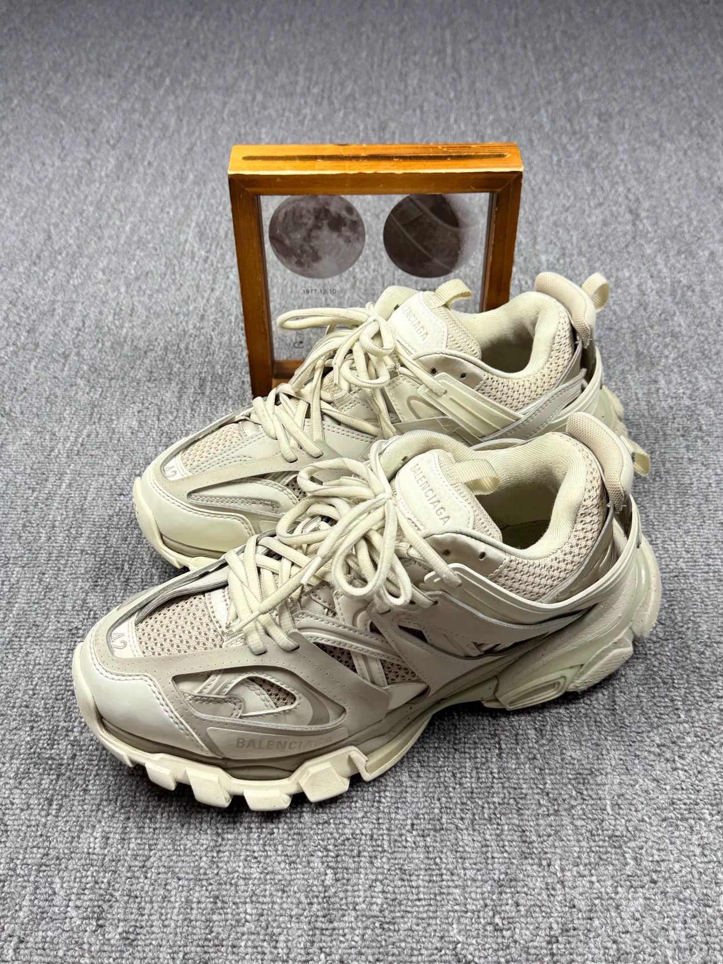 Balenciaga Balenciaga Multi Lowtop Sneakers it_42 Women Size US 12 / IT 42 - 1 Thumbnail