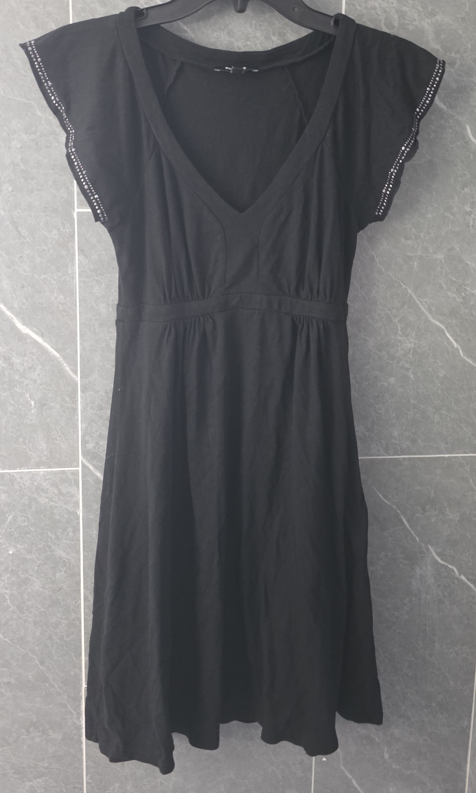 Express Express Black Dress Vneck Flutter Sleeve Rhinestones XS Size XS / US 0-2 / IT 36-38 - 1 Thumbnail