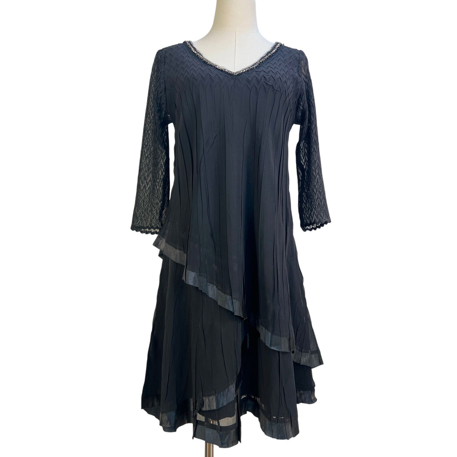 Other Komarov Tiered V-Neck Midi Dress Black Size M / US 6-8 / IT 42-44 - 1 Thumbnail