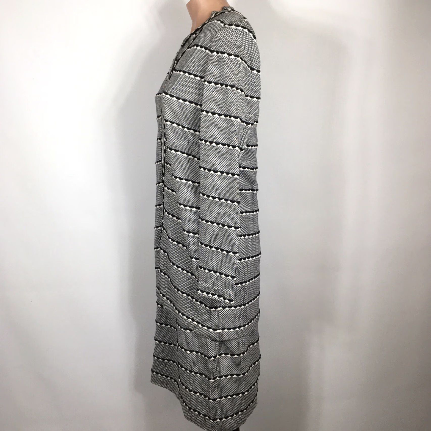 VINTAGE St. John Dress Suit Knit Black White 2 Piece 6 Adult Women Womens cardigan jacket one-button front geometric pattern Modern Brand: St. John