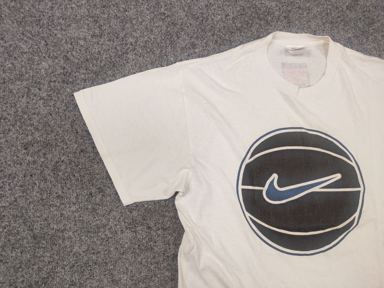 Nike Vintage 90's Nike Basketball Camp Center Swoosh Tee T-Shirt Size US M / EU 48-50 / 2 - 5 Thumbnail