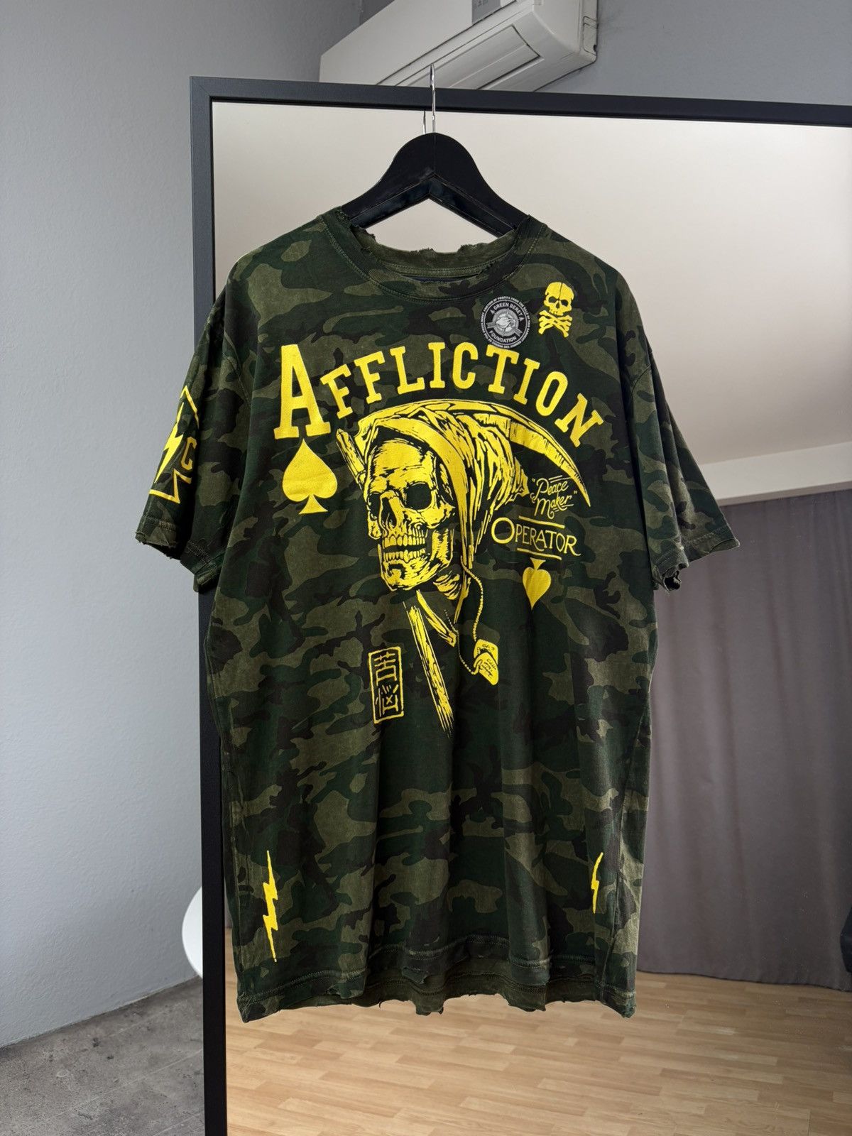 Affliction Camo Skull T-Shirt Y2K Archive Graphic MMA Tee