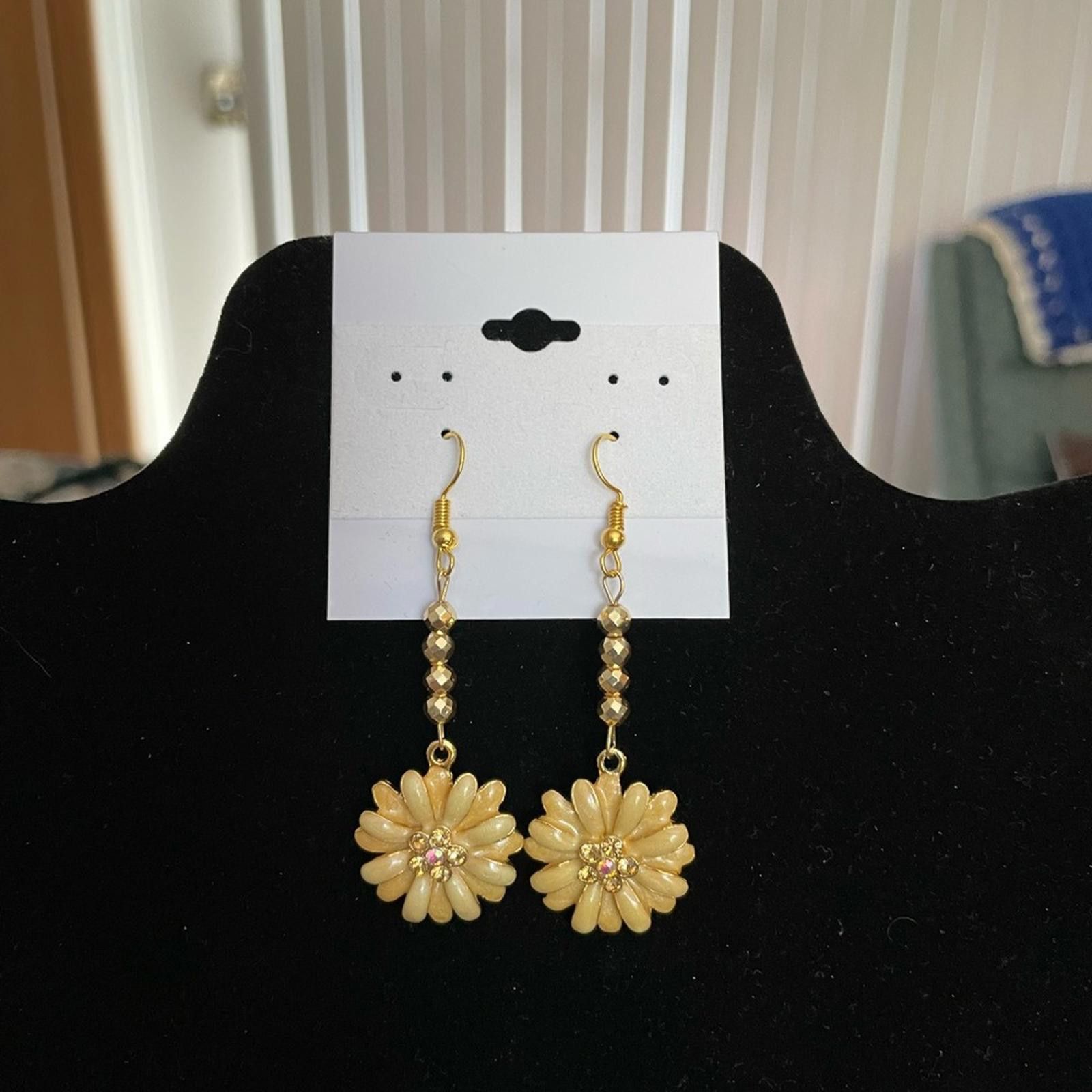 2120 Handcrafted Handcrafted Enamel Flower Earrings With Rhinestones Size ONE SIZE - 2 Thumbnail