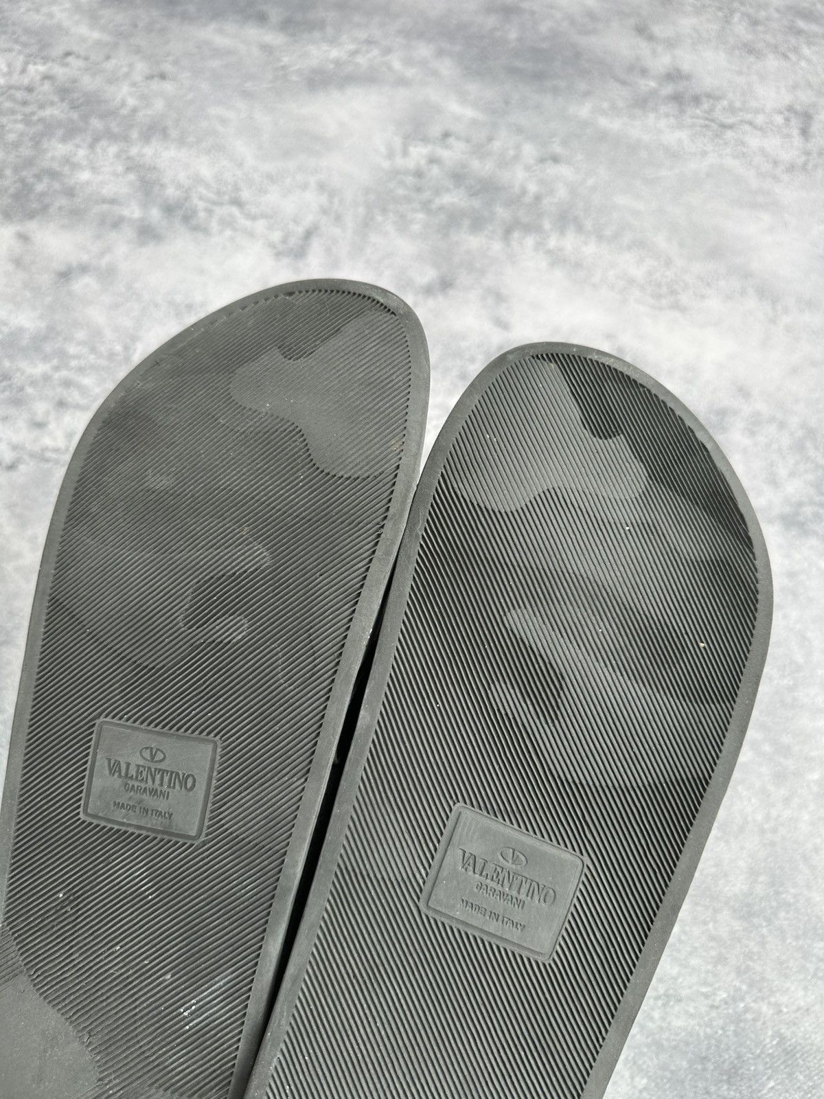 Valentino Valentino Garavani Black Camo Rubber Sliders Slip Ons Size US 10 / EU 43 - 9 Thumbnail