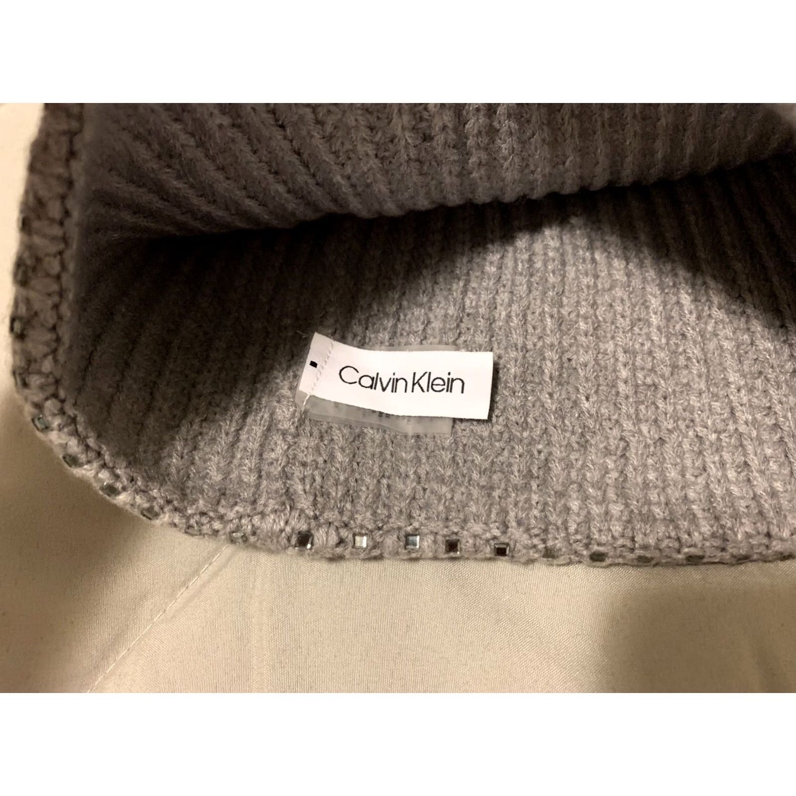 Calvin Klein Calvin Klein Beanie Women’s Gray One Size NWOT MSRP 36 Size ONE SIZE - 3 Thumbnail