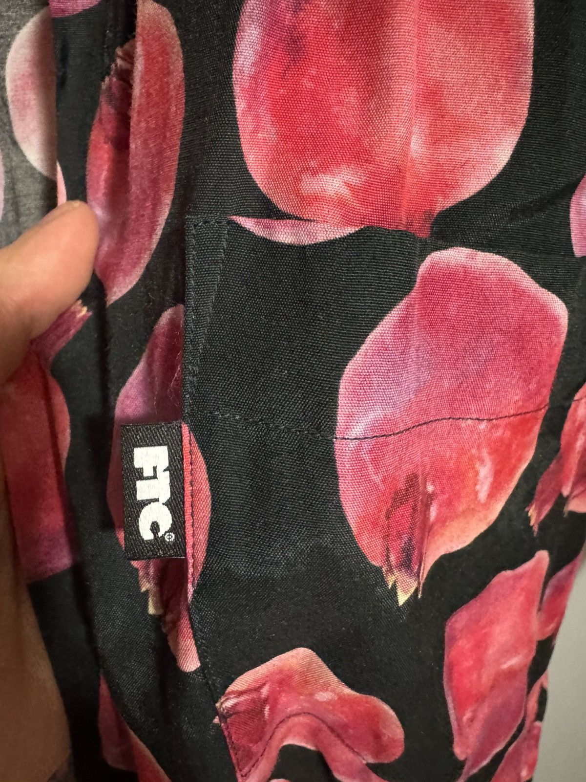 FTC FTC Pomegranate Print Short Sleeve Shirt Size US M / EU 48-50 / 2 - 4 Thumbnail