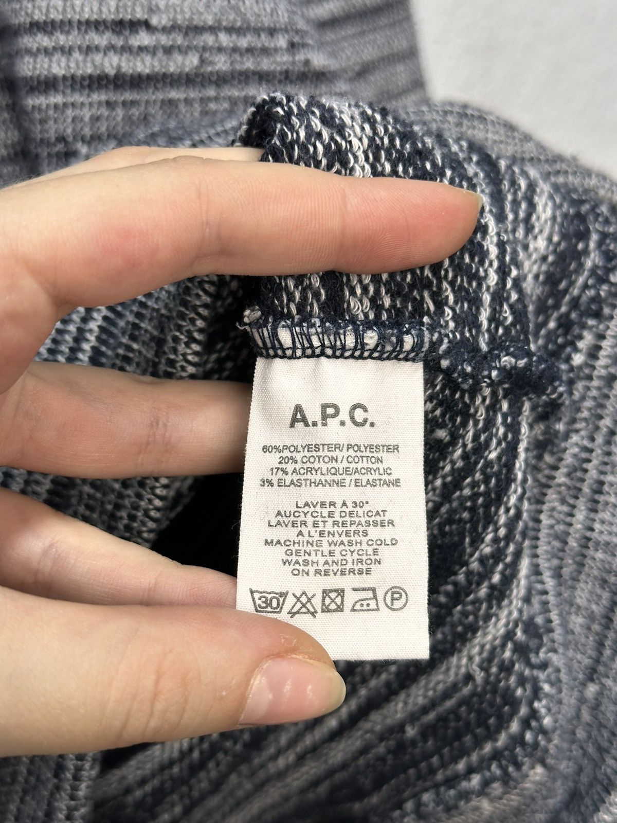 A.P.C. Vintage Avantgarde Sweater Y2K Japan Van Noten Distressed Size US XL / EU 56 / 4 - 6 Thumbnail