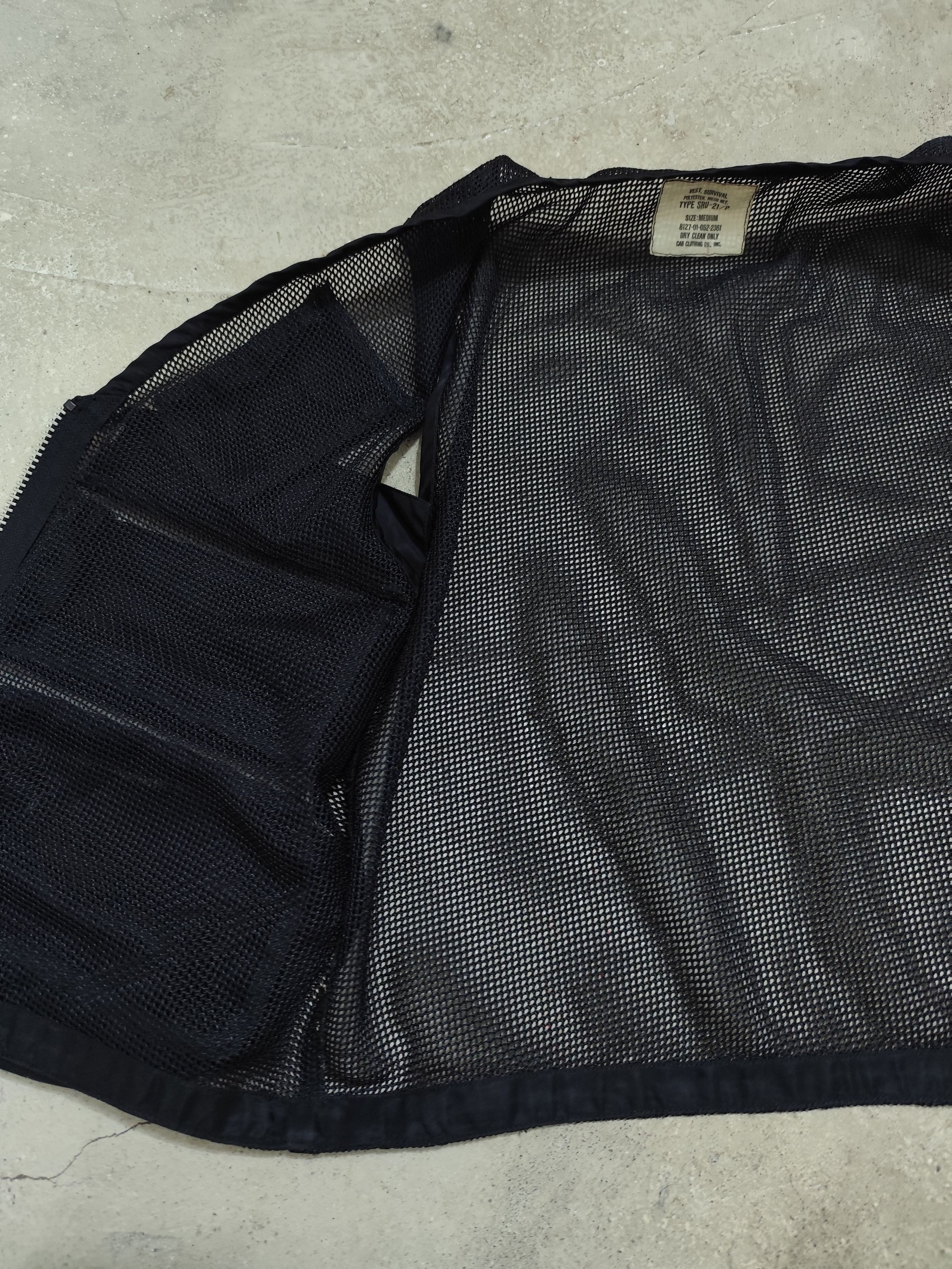 Vintage Vintage military SRU-21/P survival vest mesh Size US L / EU 52-54 / 3 - 13 Thumbnail