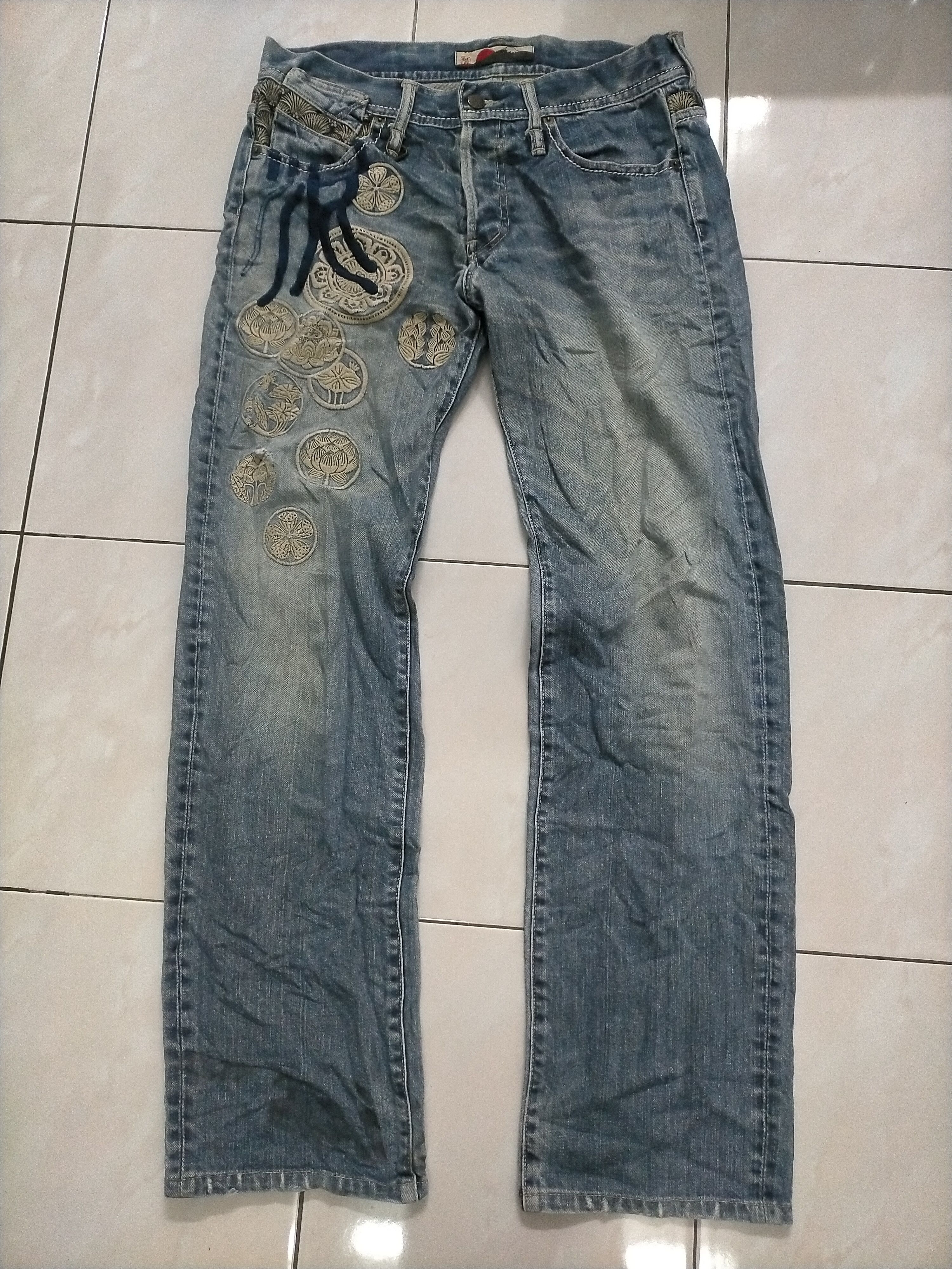 Japanese Brand Japan Gemstone Embroidered Sukajan Jeans Size US 32 / EU 48 - 2 Thumbnail