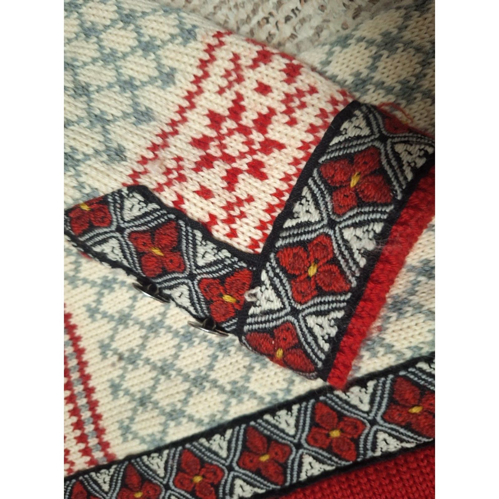 Dale Of Norway VINTAGE Dale of Norway Cardigan Women's Wool Jumper 40 M Red Fair Isle Long Sleeve Round Neck Ski Winter Knitted Knit Size M / US 6-8 / IT 42-44 - 4 Thumbnail
