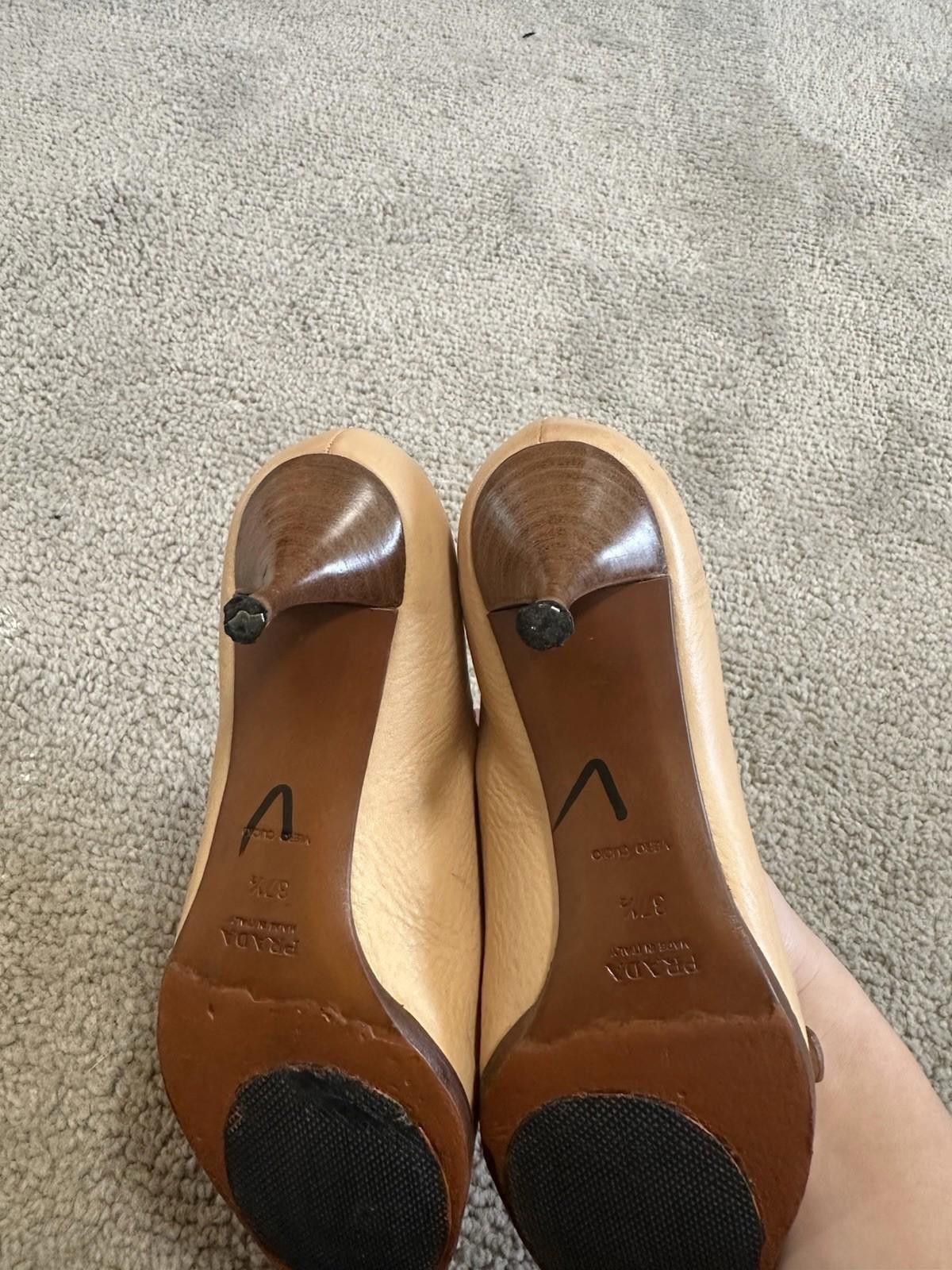 Prada Prada Camel Leather heels size 37.5 Size US 6.5 / IT 36.5 - 7 Thumbnail
