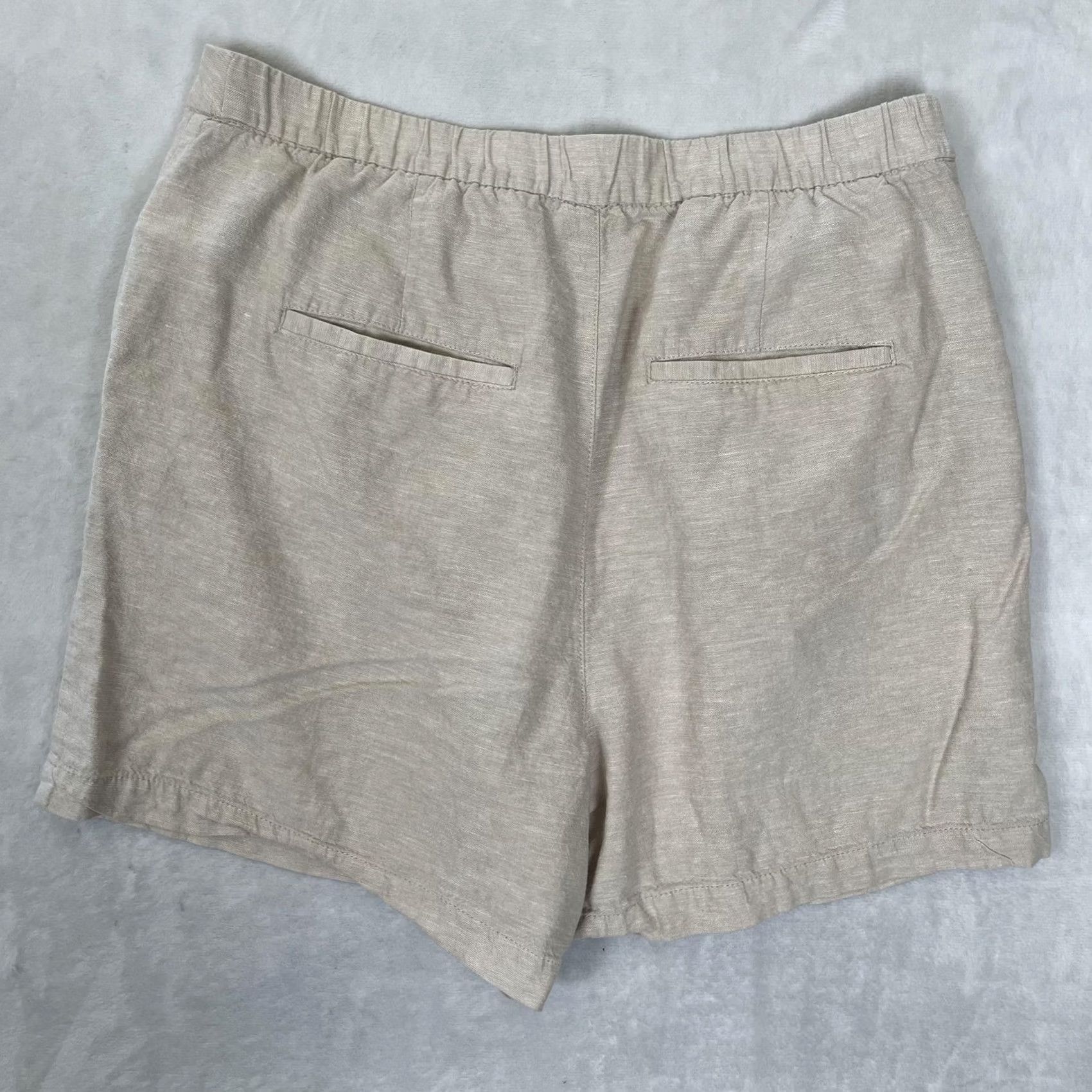 Gap Gap High Rise Pleated Linen Shorts Womens 18 Beige Chino Relaxed Casual Linen Blend Viscose 55/45 Summer 4.5in Inseam Women Size 40" / US 18 - 6 Thumbnail
