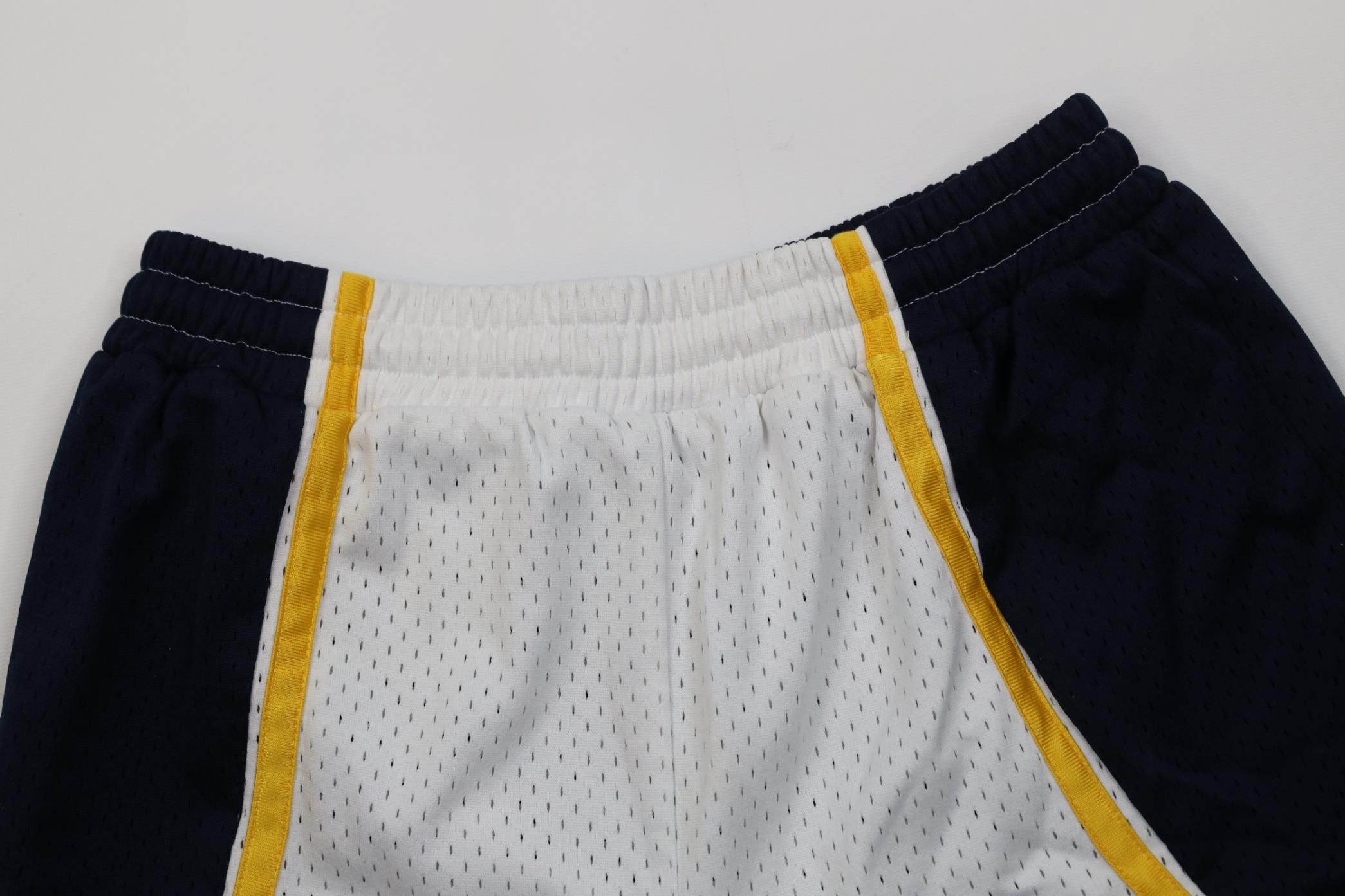 Vintage Vintage 90s And1 And One Basketball Reversible Above Shorts Size US 30 / EU 46 - 2 Thumbnail