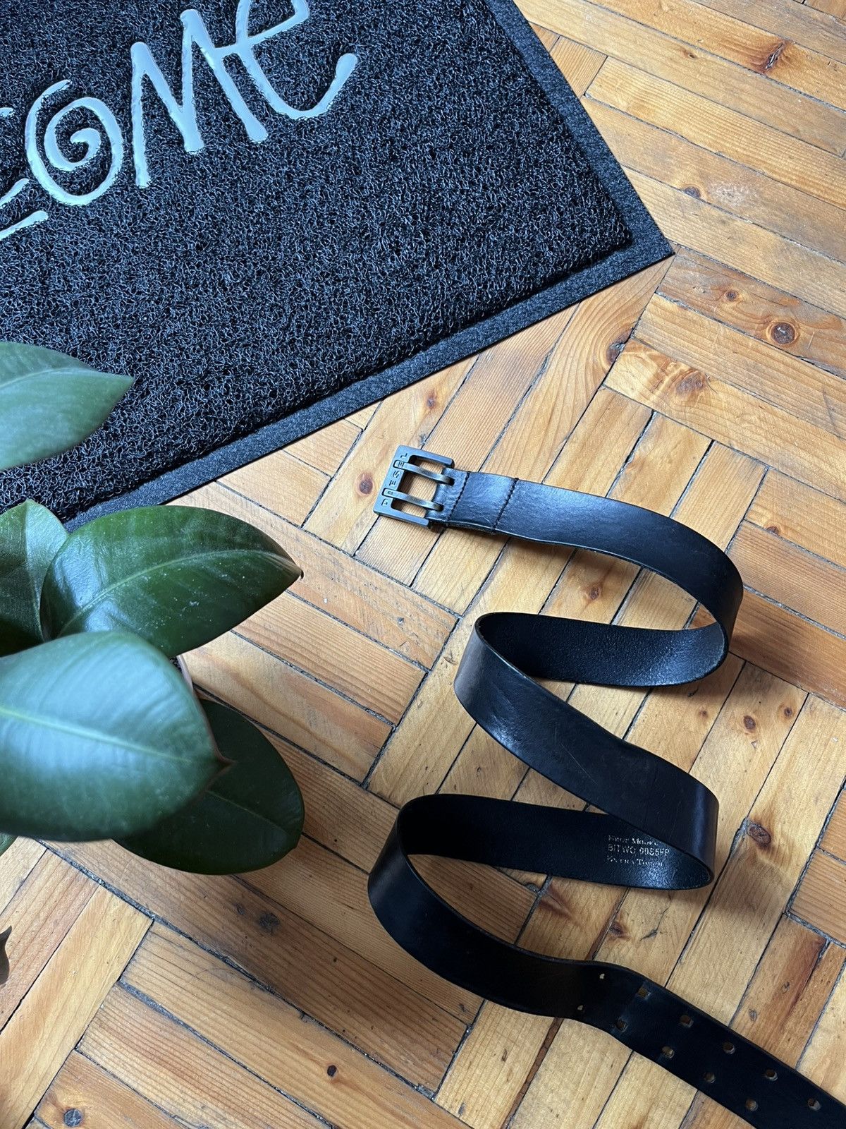 Diesel Vintage Diesel 90's Avant Garde Made In Italy Leather Belt Size ONE SIZE - 1 Thumbnail