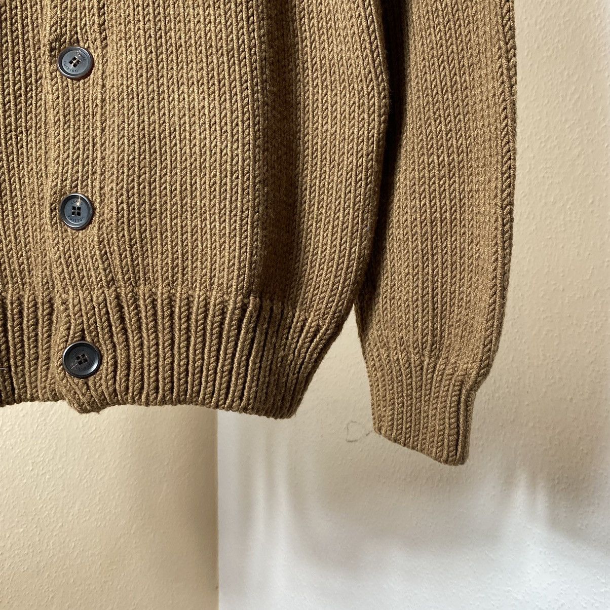 Louis Vuitton Wool Knit Button Sweater Louis Vuitton Brown Size US L / EU 52-54 / 3 - 13 Thumbnail