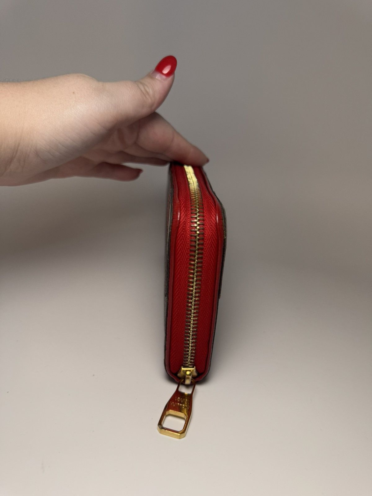 Louis Vuitton Louis Vuitton Retiro Zippy Wallet in Cerise Red Monogram Size ONE SIZE - 11 Thumbnail
