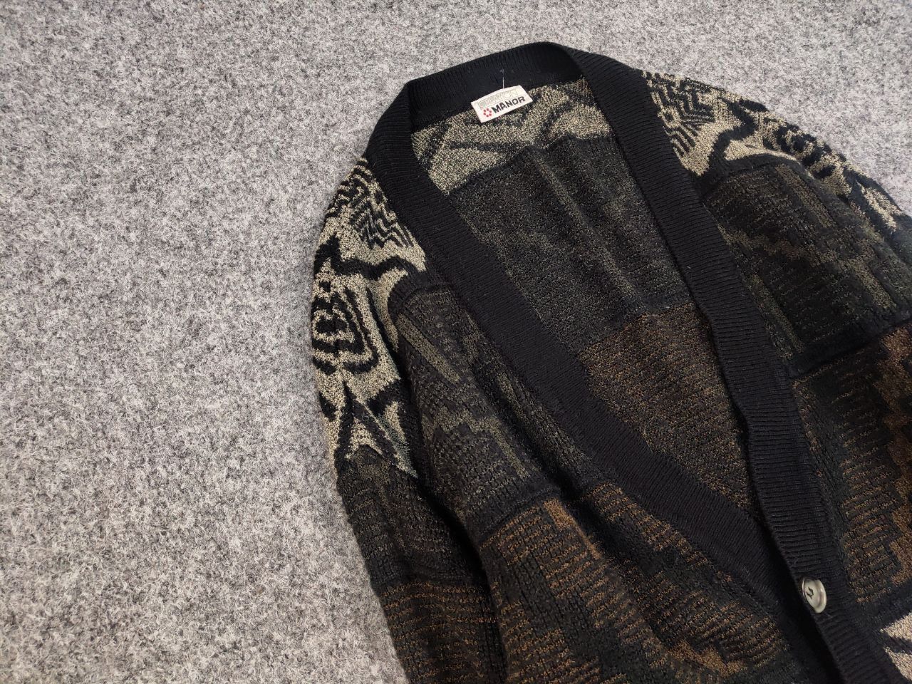 Japanese Brand Vintage 90's Japanese Style Knit Art Dark Pattern Cardigan Size US M / EU 48-50 / 2 - 7 Thumbnail