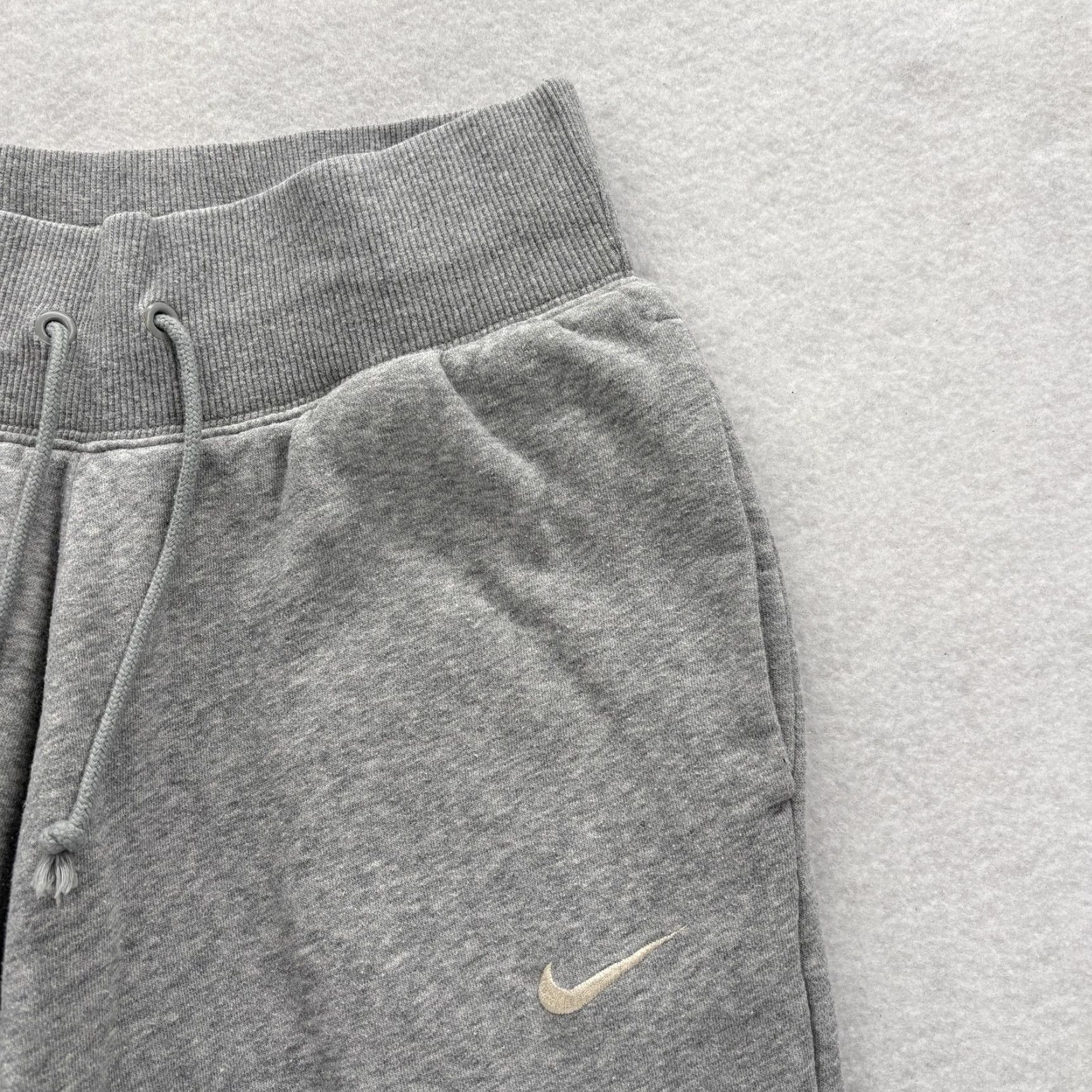 Nike Nike Pants Mens XS Gray Sportswear Club Fleece Joggers Sweatpants Athletic Gym Size US 27 - 3 Thumbnail