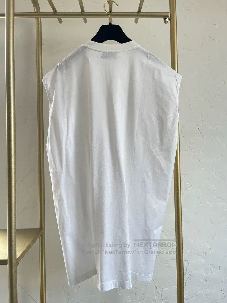 Prada Prada White triangle label sleeveless Size US S / EU 44-46 / 1 - 2 Thumbnail
