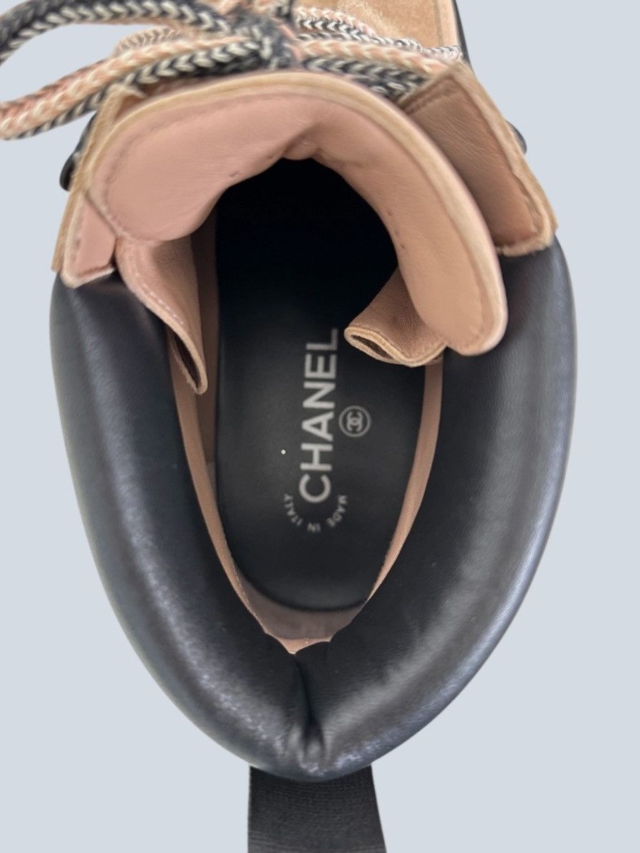 Chanel Chanel lace-up ankle boots in leather and suede logo, 41.5С. Size US 11.5 / IT 41.5 - 9 Thumbnail