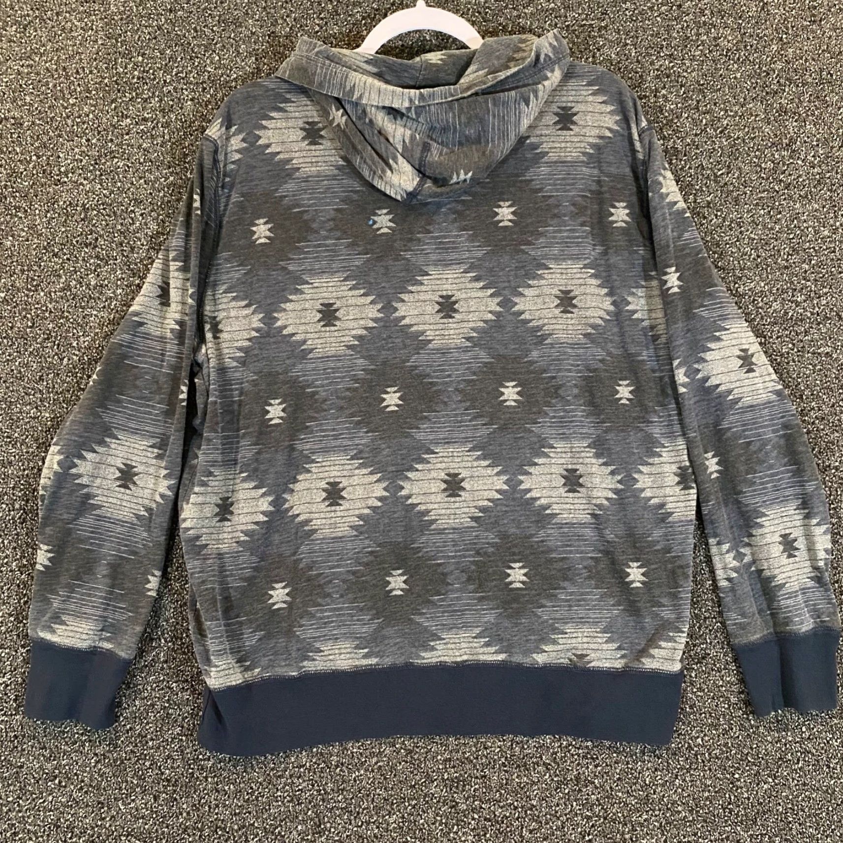 American Eagle Outfitters American Eagle Hoodie Mens Large Blue Gray Aztec Southwestern Pullover Size US L / EU 52-54 / 3 - 6 Thumbnail