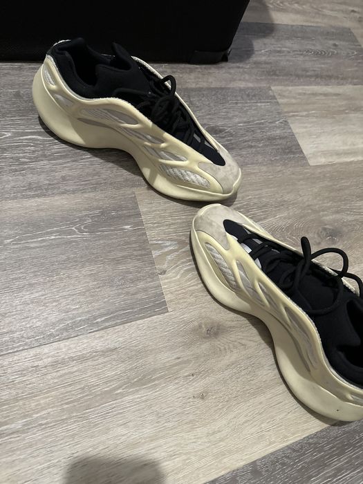 yeezy 700 azael price