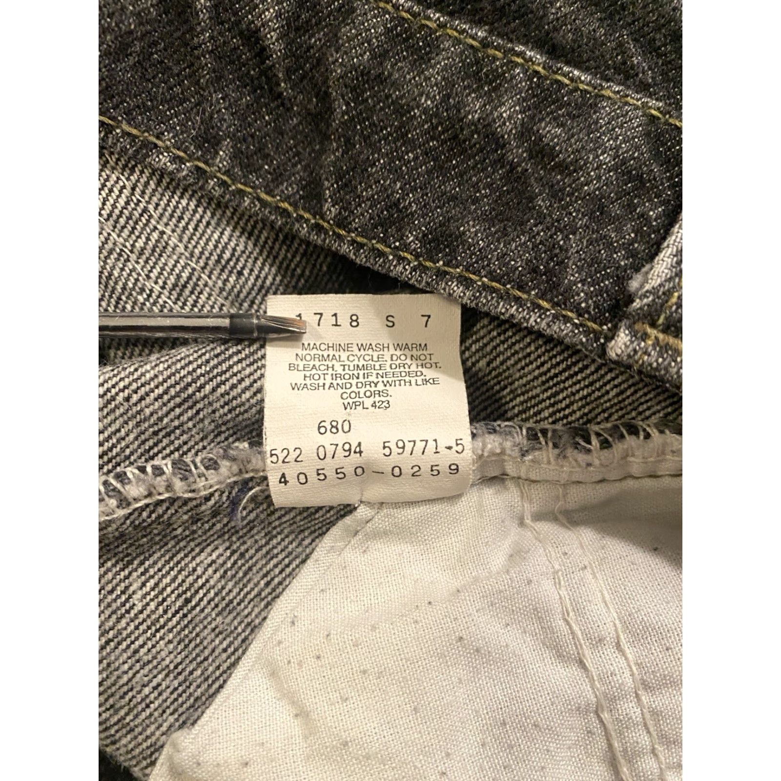 Levi's VINTAGE Levi's 550 Jeans 34x34 90s Black Denim Relaxed Fit 5-Pocket Men USA Size US 34 / EU 50 - 7 Thumbnail
