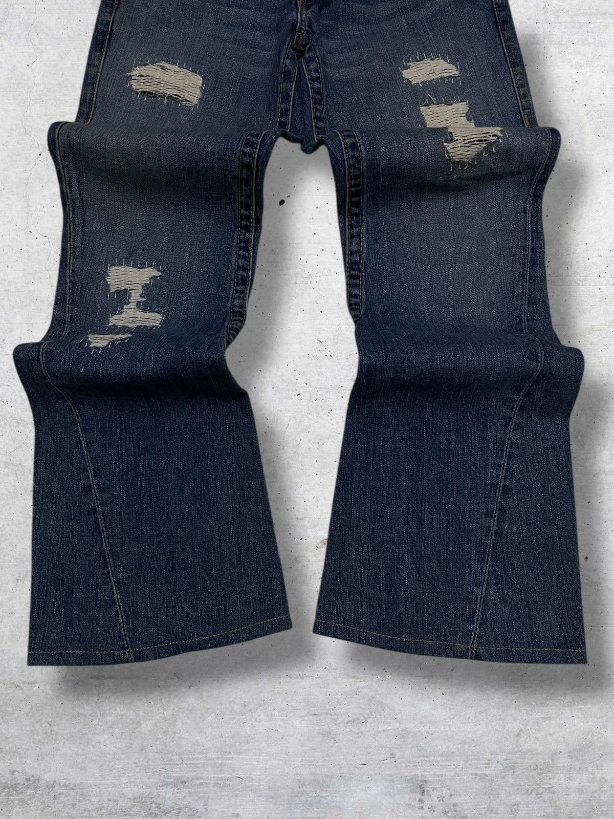 True Religion VINTAGE TRUE RELIGION DESIGNER RIPPED FAMOUS FLARED DENIM Size US 31 - 3 Thumbnail